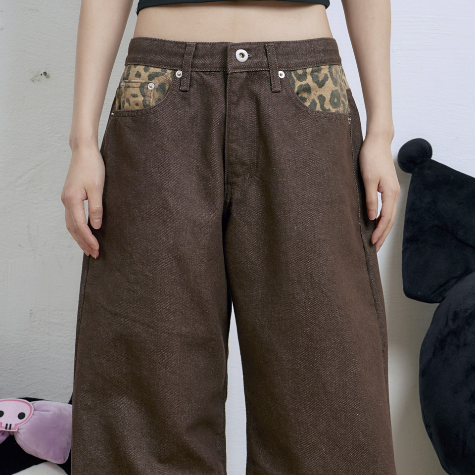Venhit x Kuromi Applique Denim Pants (Brown)