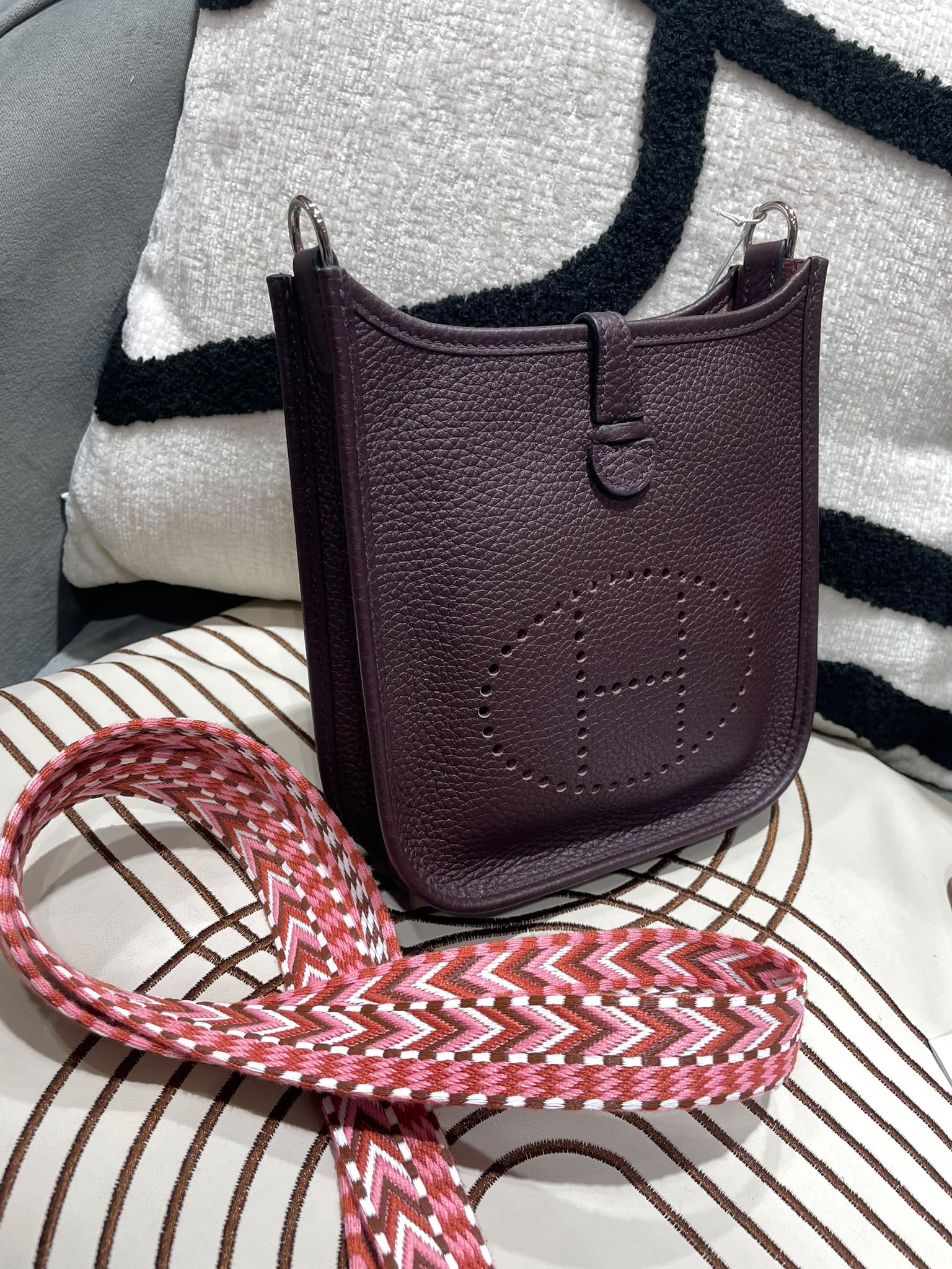 Hermes Mini Evelyne Stamp U 馬鞍紅編織帶 100%Authentic, 98%New ✅收據副本✅Dust bag 