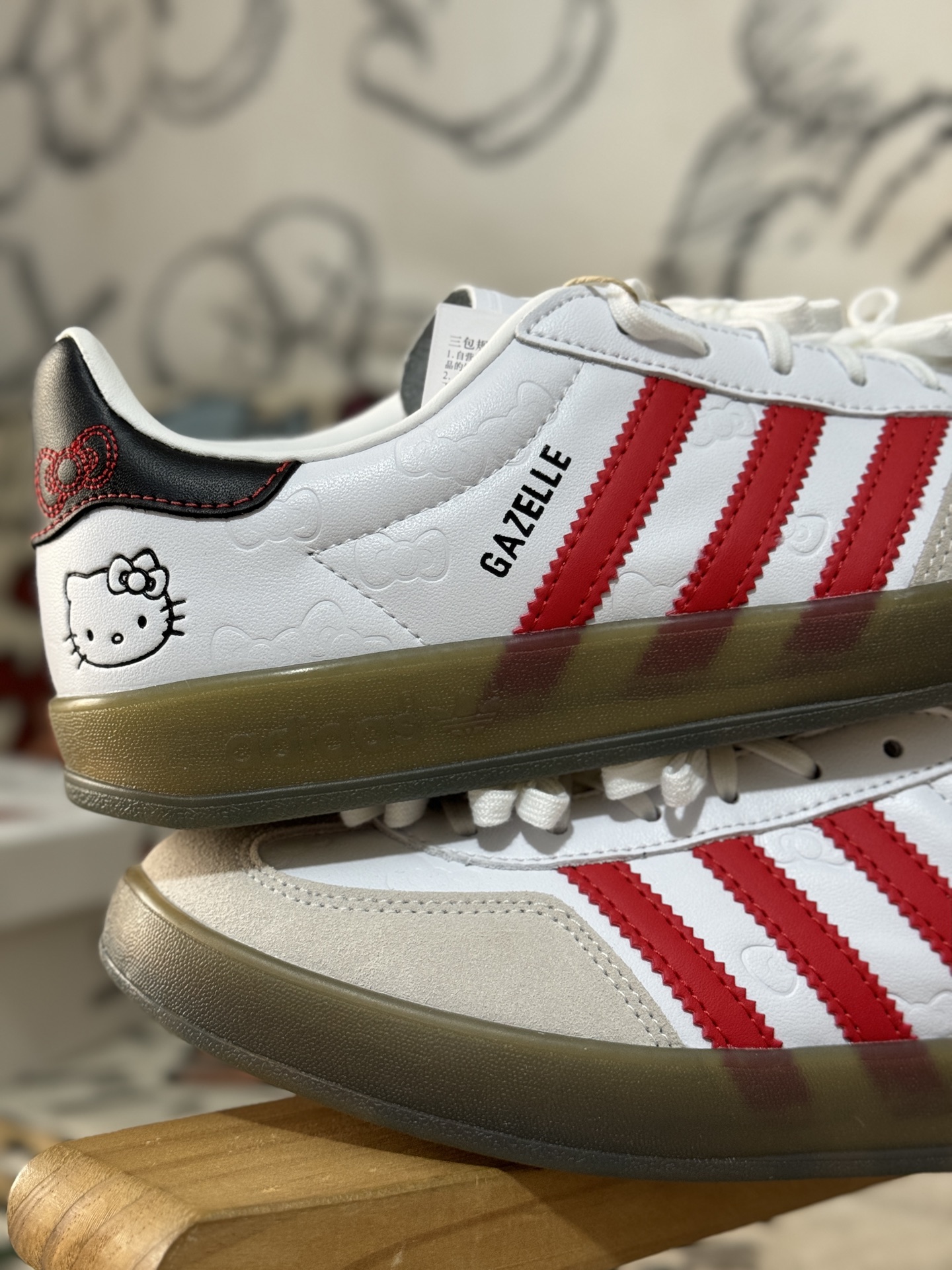 Adidas Originals x Hello Kitty Gazelle Indoor II0013