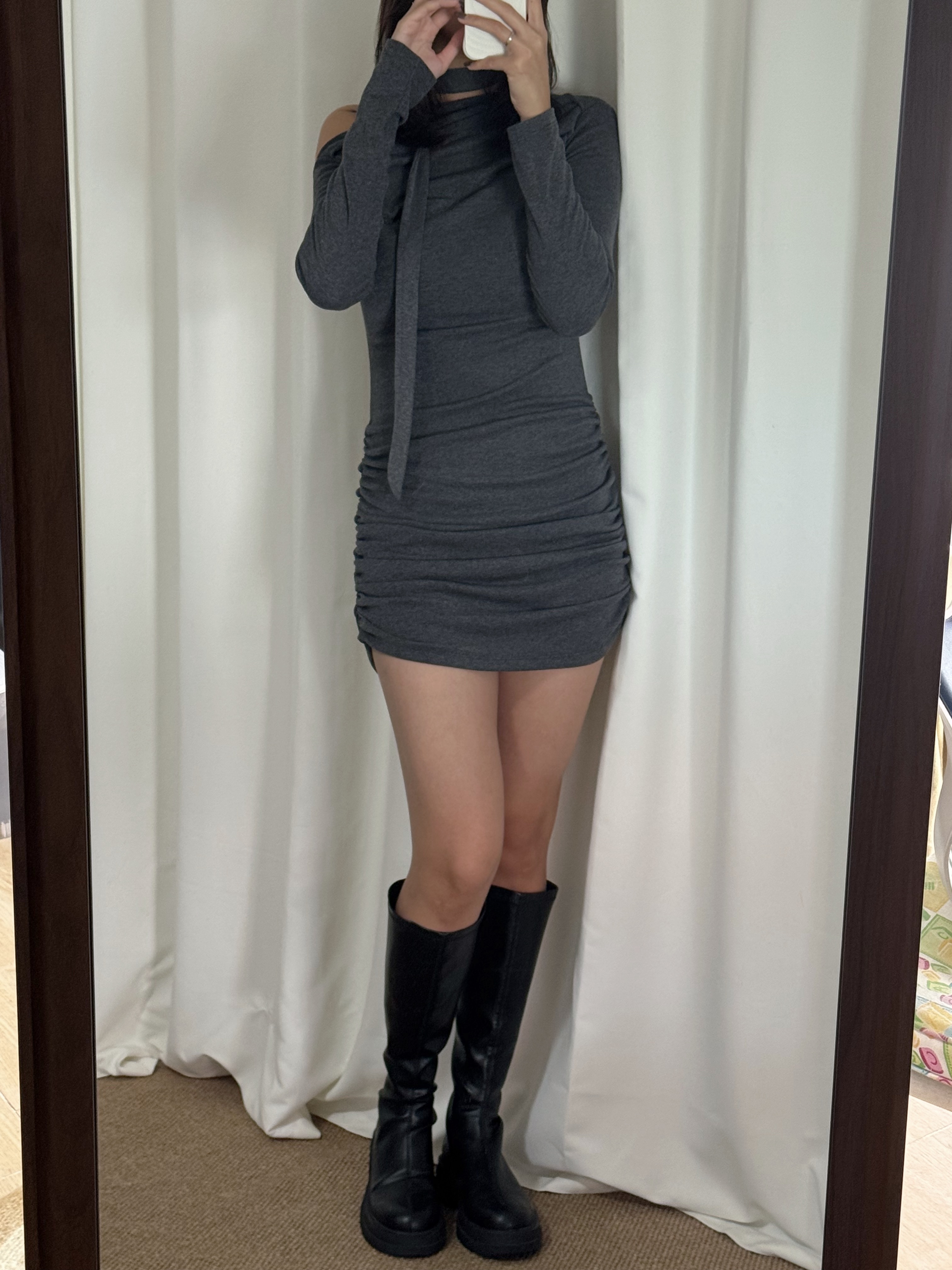 仙氣垂褶斜膊頸帶連身裙(四色入)