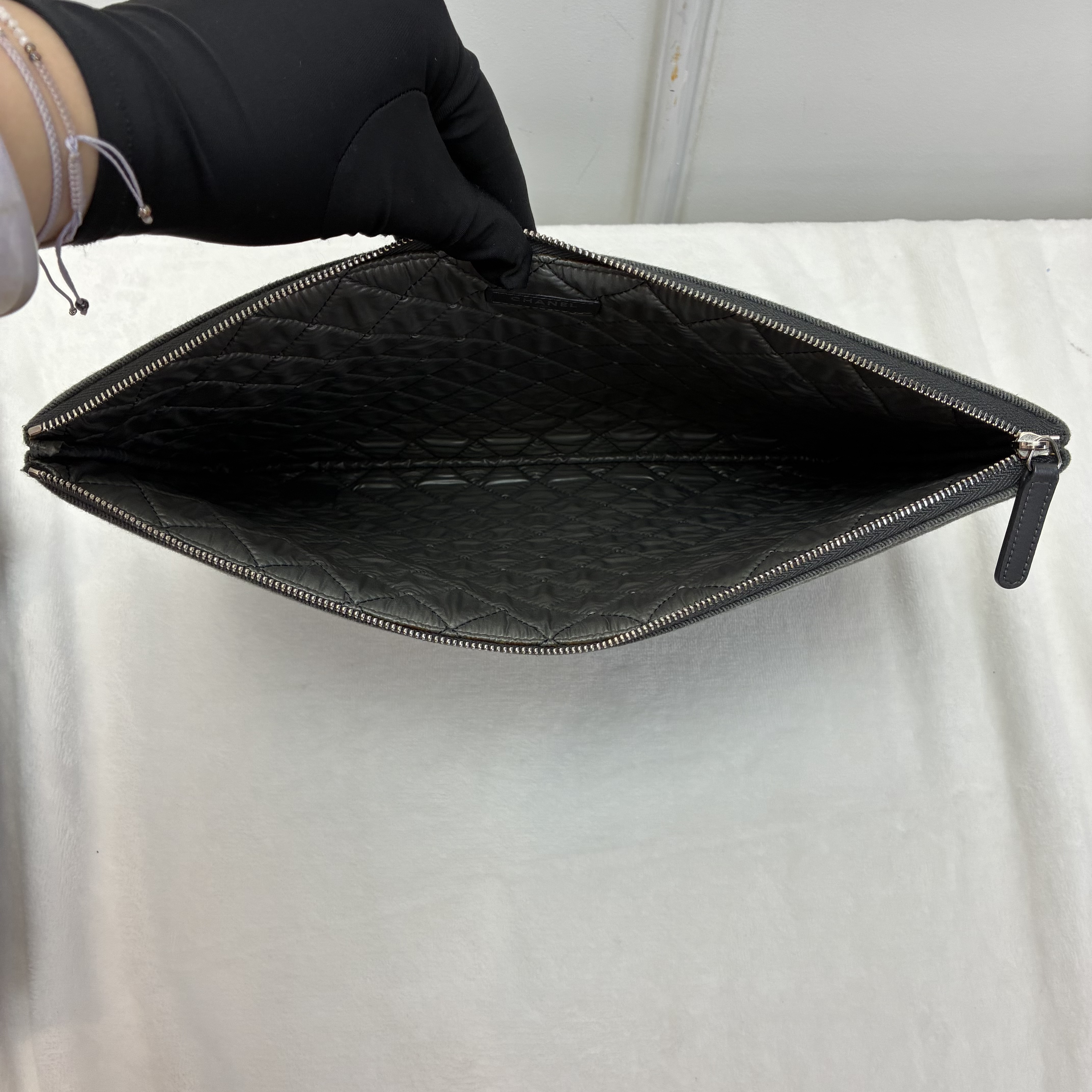 Chanel珠片手拿包