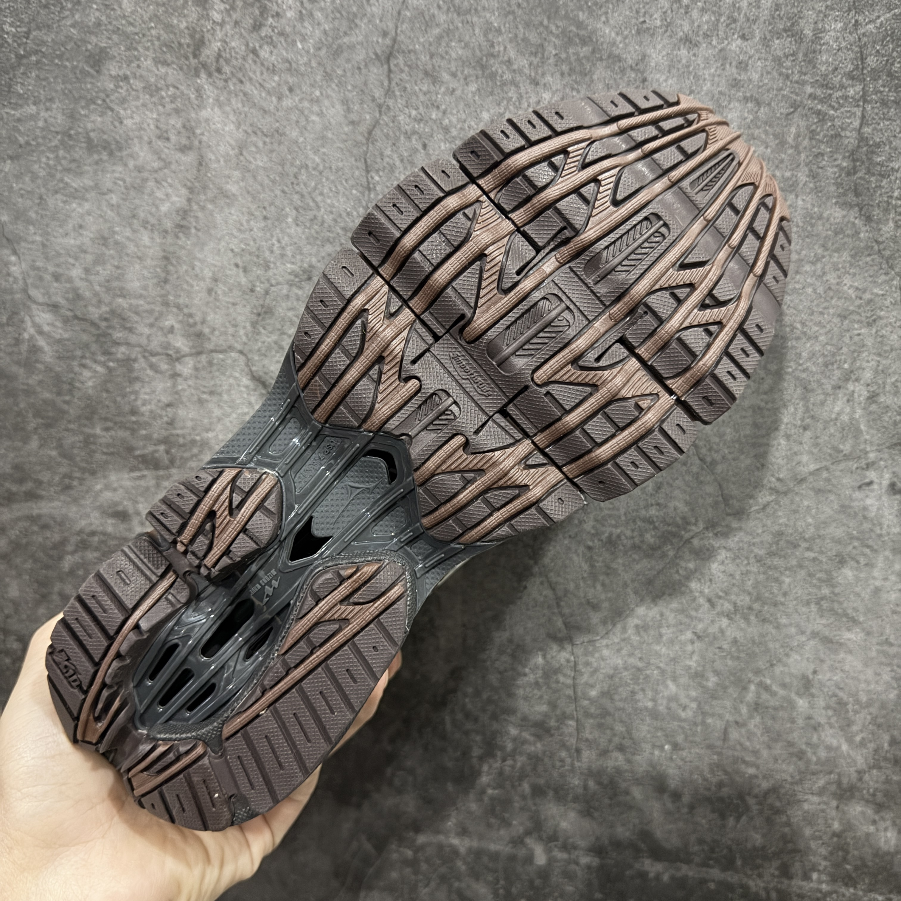 Mizuno Wave Prophecy LS