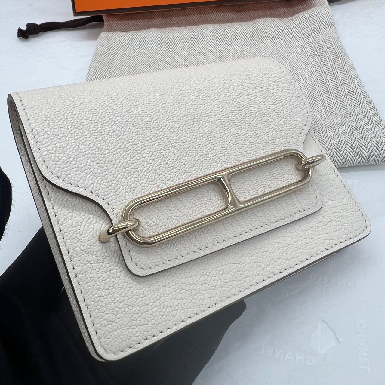 直播貨品 |  [1個-$100 2個-$300］FF59 / Stamp B 奶油白