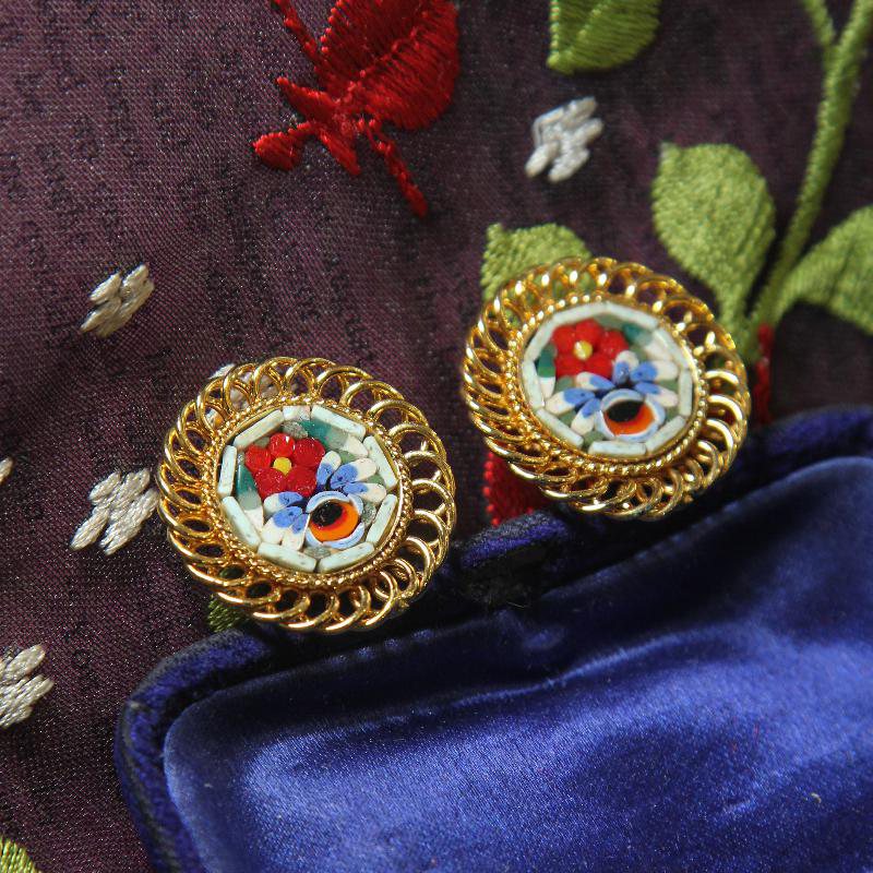 1960S VINTAGE ITALIAN MOSAIC ROUND SWIVEL FRAME CLIP EARRINGS - WHITE(FA301)