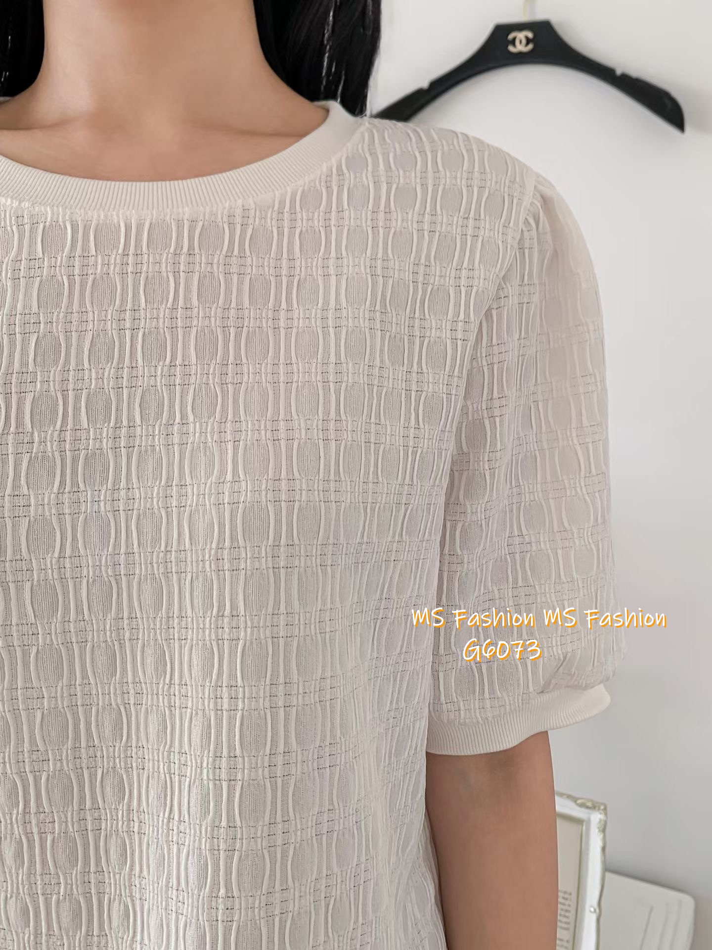 G6073 韓國🇰🇷淨色暗紋top