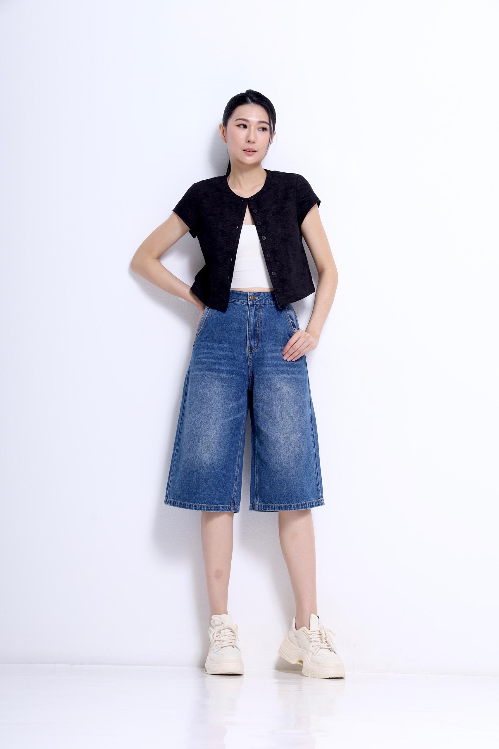 CP1657 High-Waisted Wide-Leg Denim Bermuda Shorts 