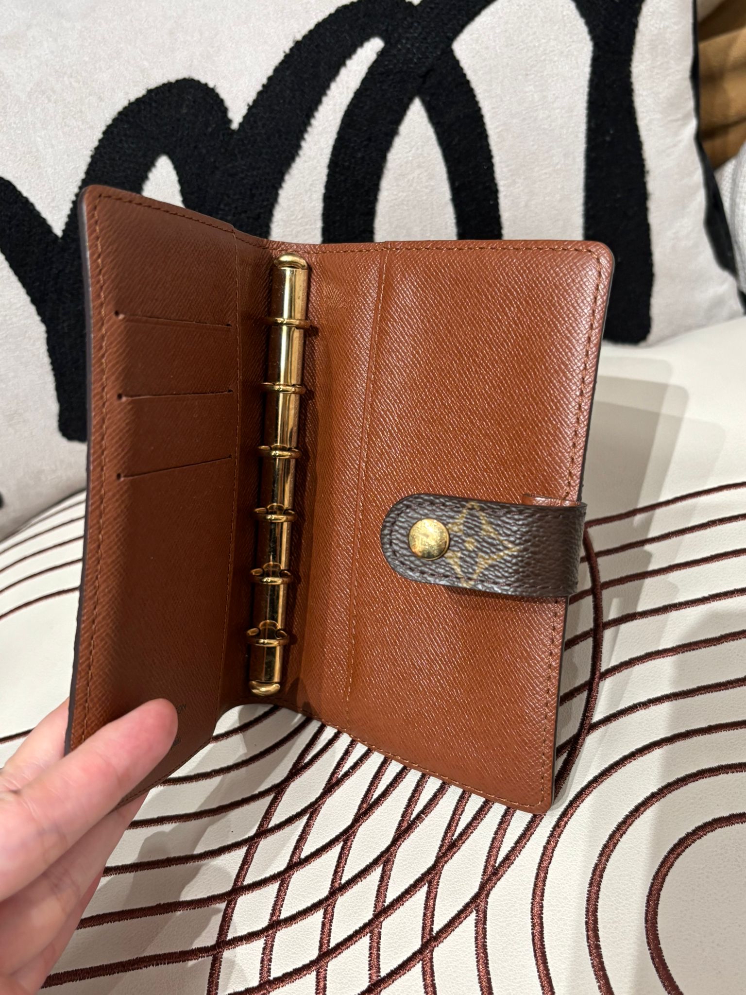 Lv Monogram cover 記事本封套 100%Authentic,95%new✅防塵袋