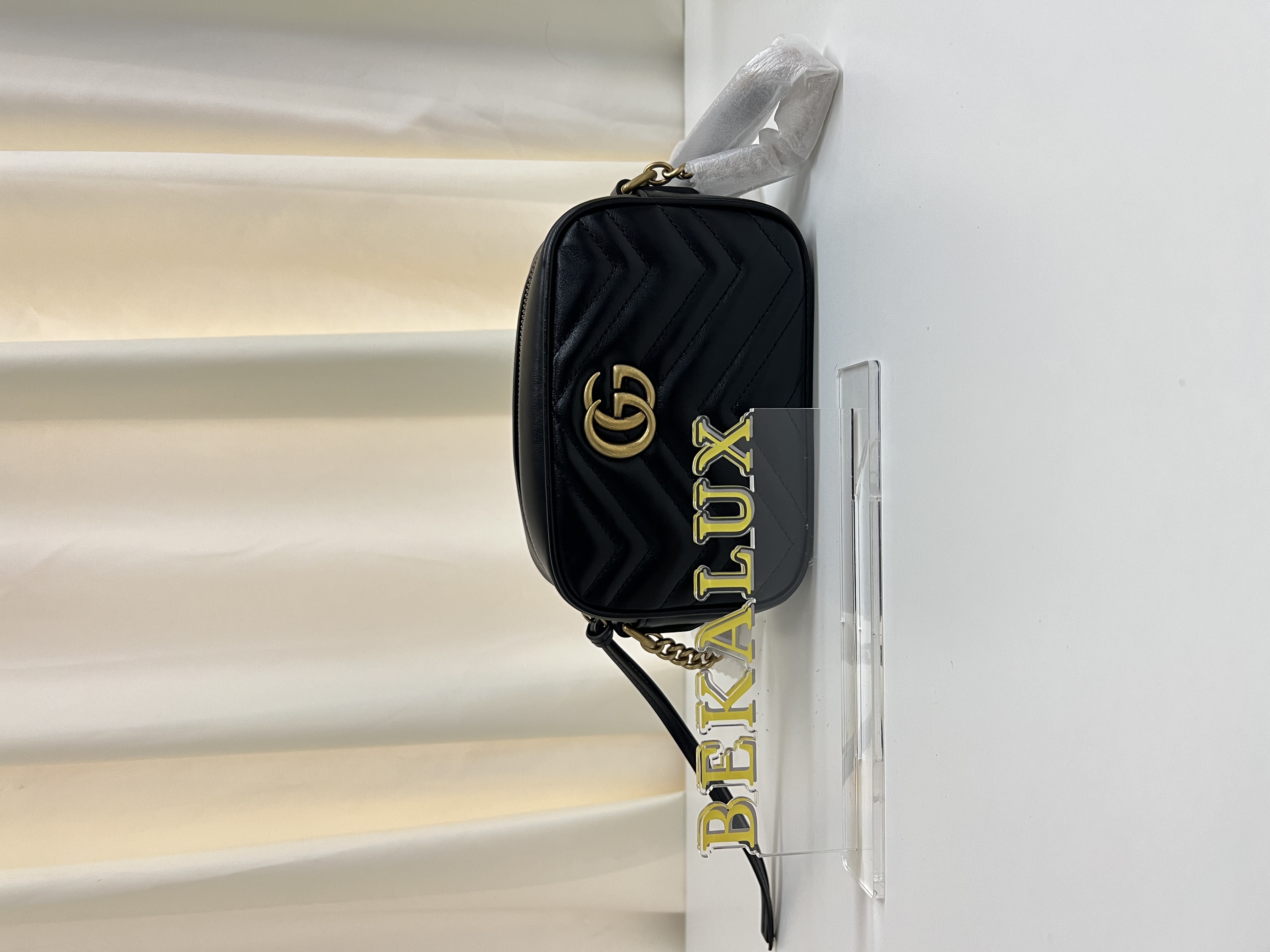 Unused-Item GUCCI GG Marmont Camera Bag / Product Code: 26012807