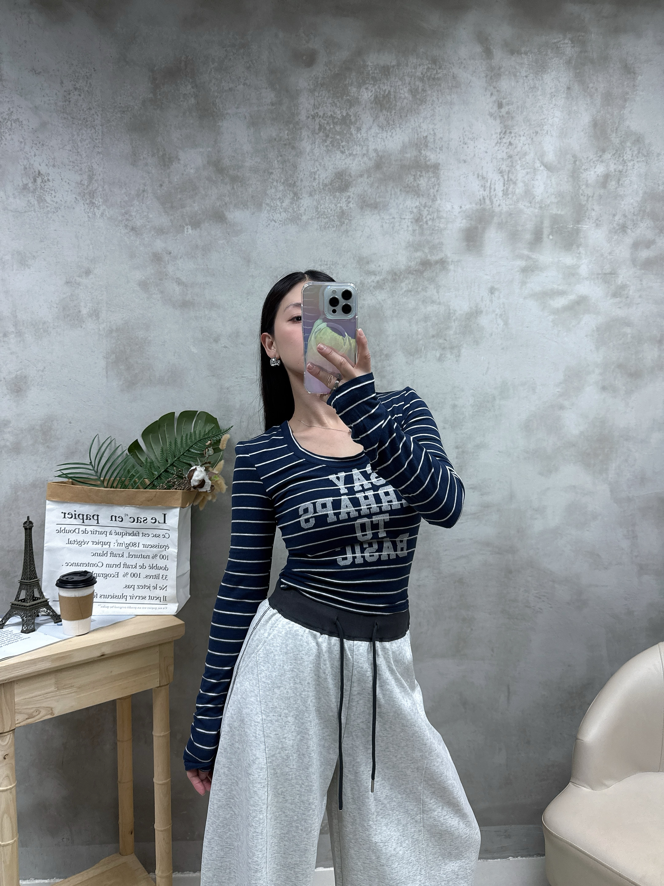 A01 薄身橫間英文字Tee