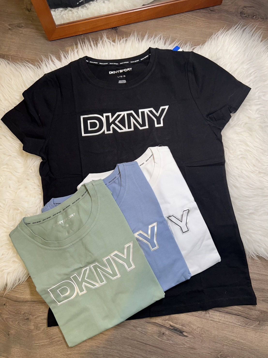 *🇺🇸美國直送DKNY 短袖Tee*