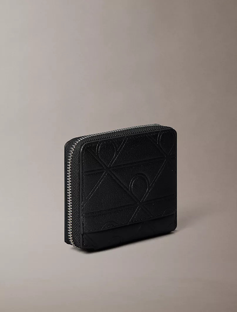 🛬🇺🇸🇨🇦Calvin Klein Embossed Allover Emblem Logo Zip Wallet直送現貨💗💗