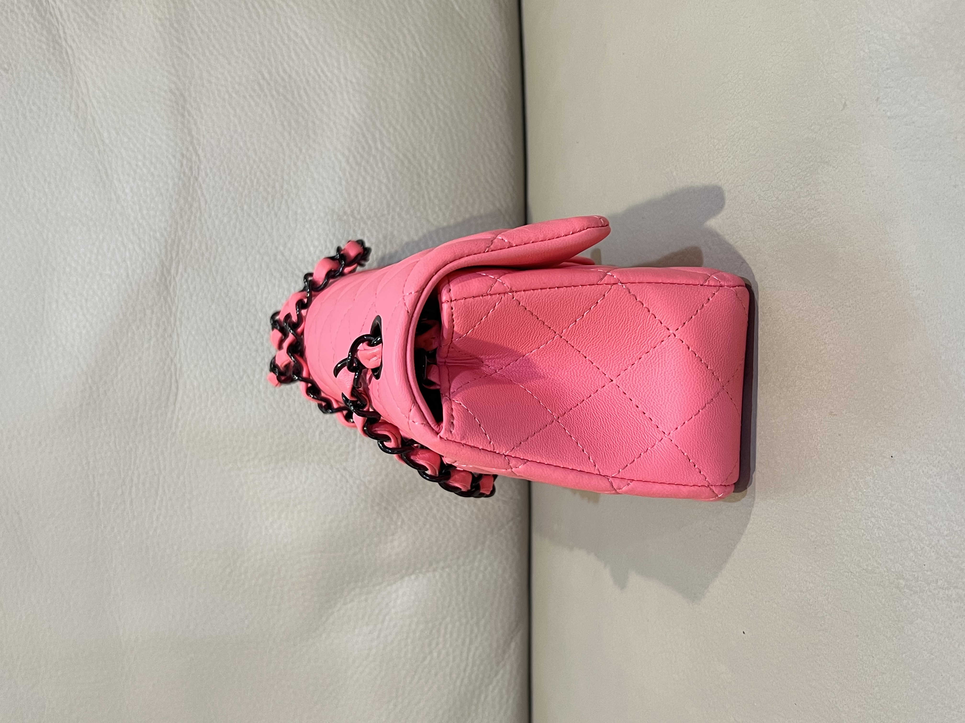 Pre-Owned CHANEL Mini Matelassé / Product Code: 26041659