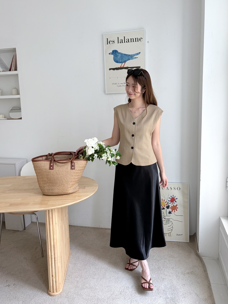 Satin Structured Skirt (Black)