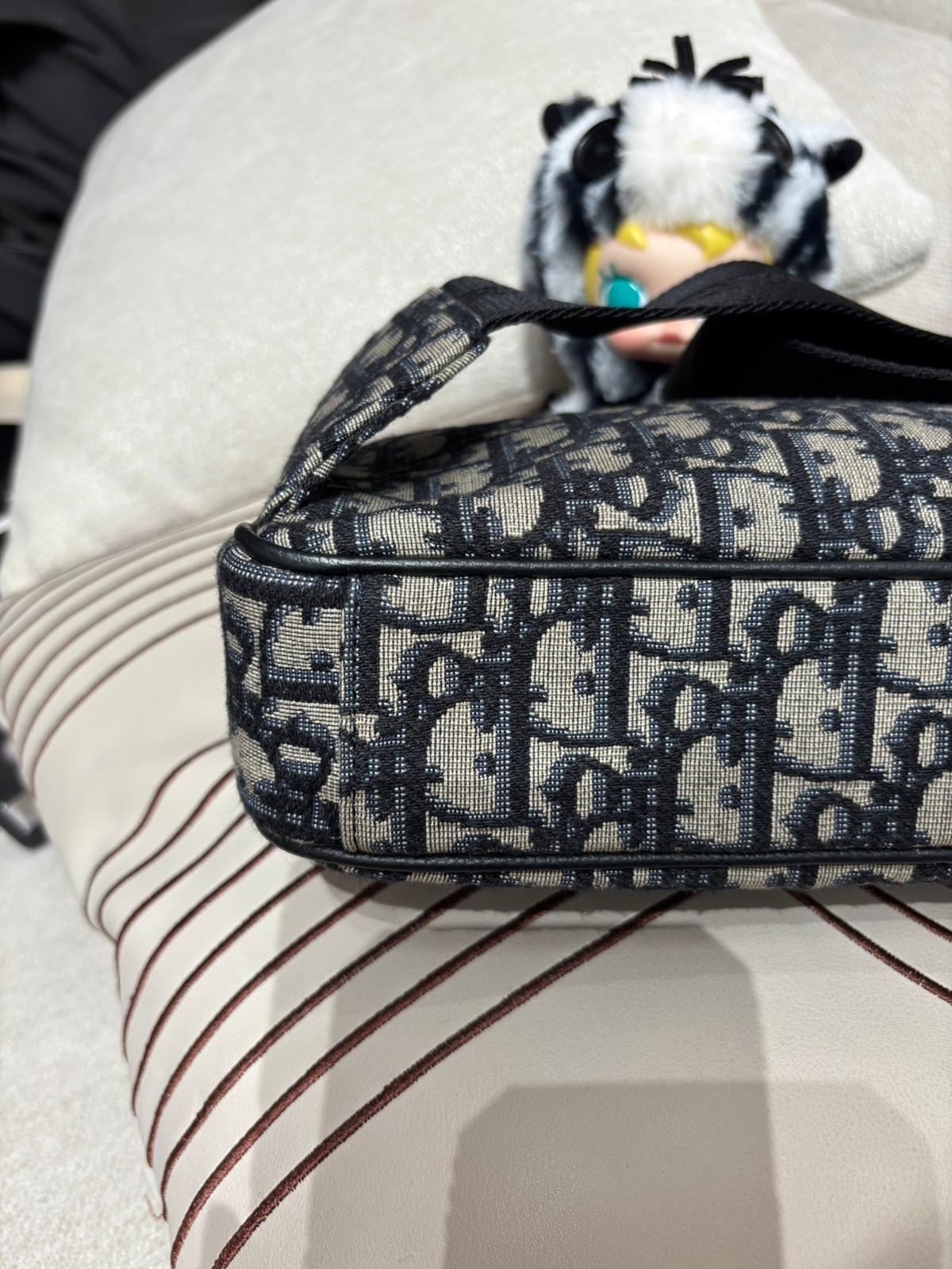 CHRISTIAN DIOR BLUE OBLIQUE JACQUARD BELT BAG 100%Authentic,98%new