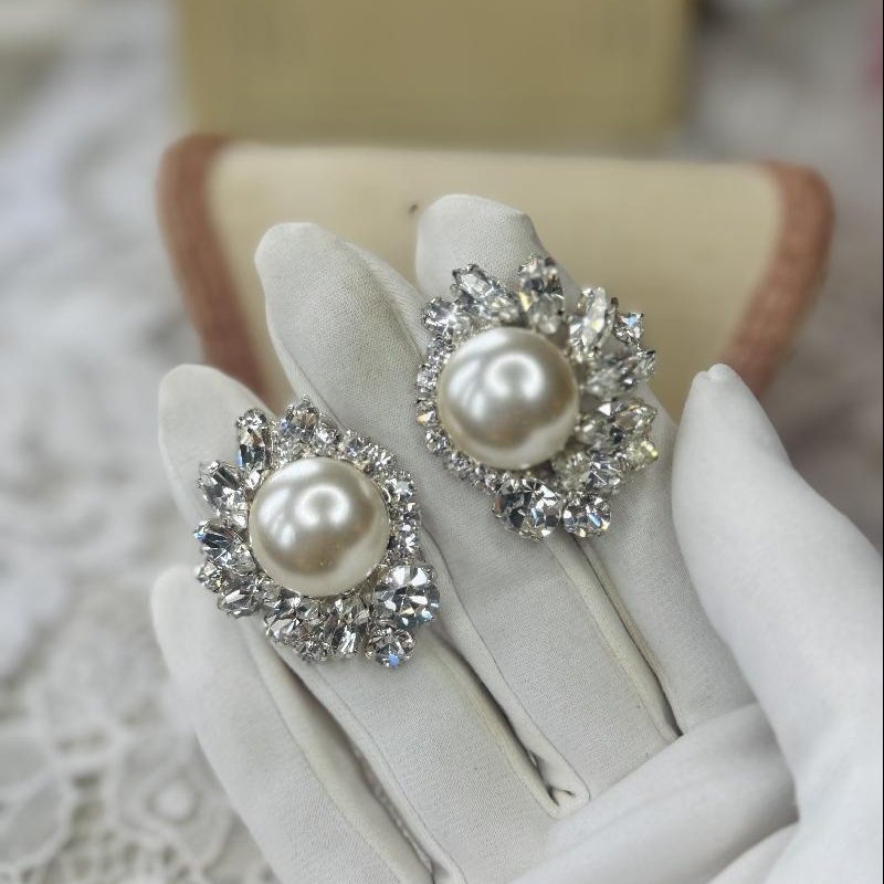 New Old Stock -Vintage 1980s Czechoslovakian Glass Pearl Sparkling Statement Clip Earrings(NZ094)
