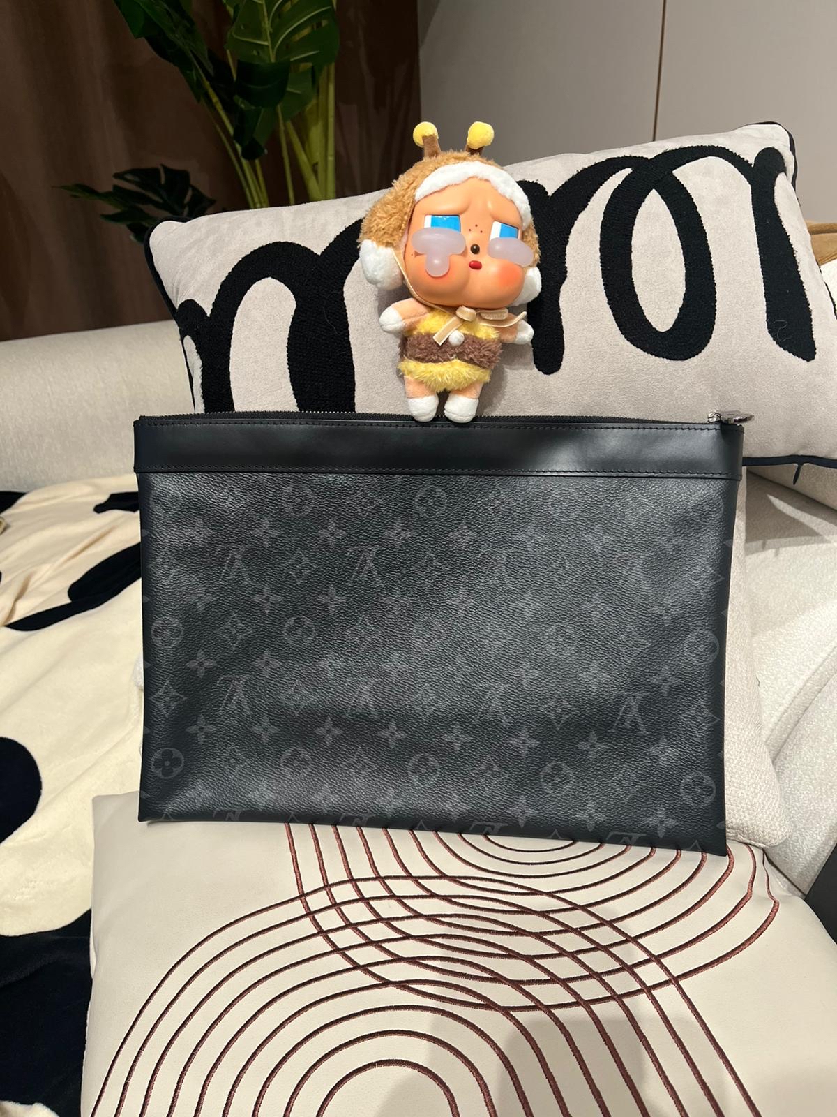 LV Monogram Clutch Bag 100%authentic, 95%new✅Dust bag