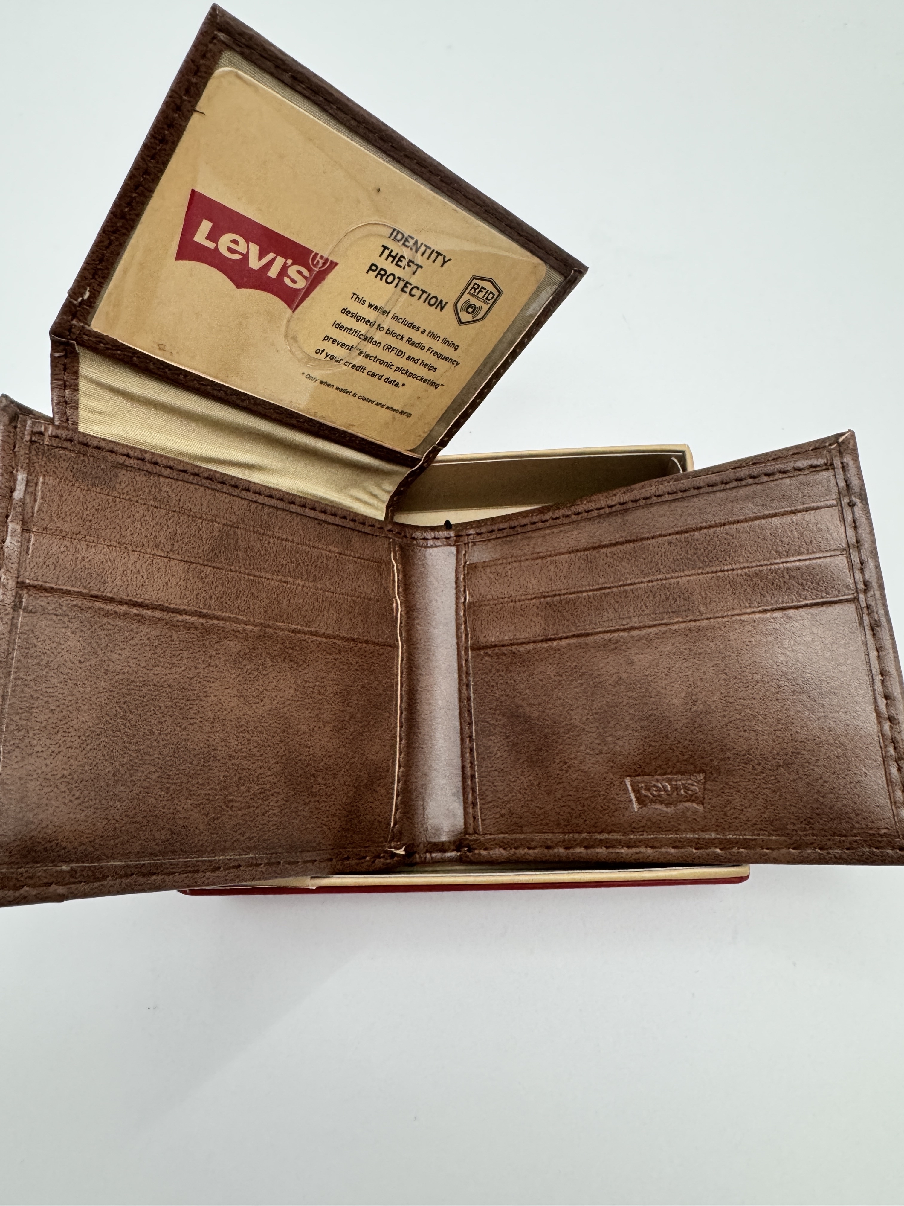 Levi’s 啡色皮銀包(香港現貨）