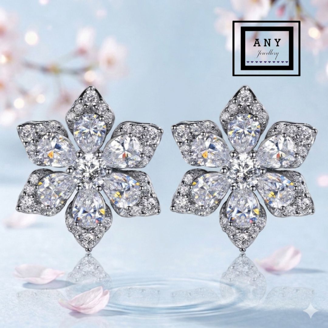 E4120 Star Bloom Earring-white