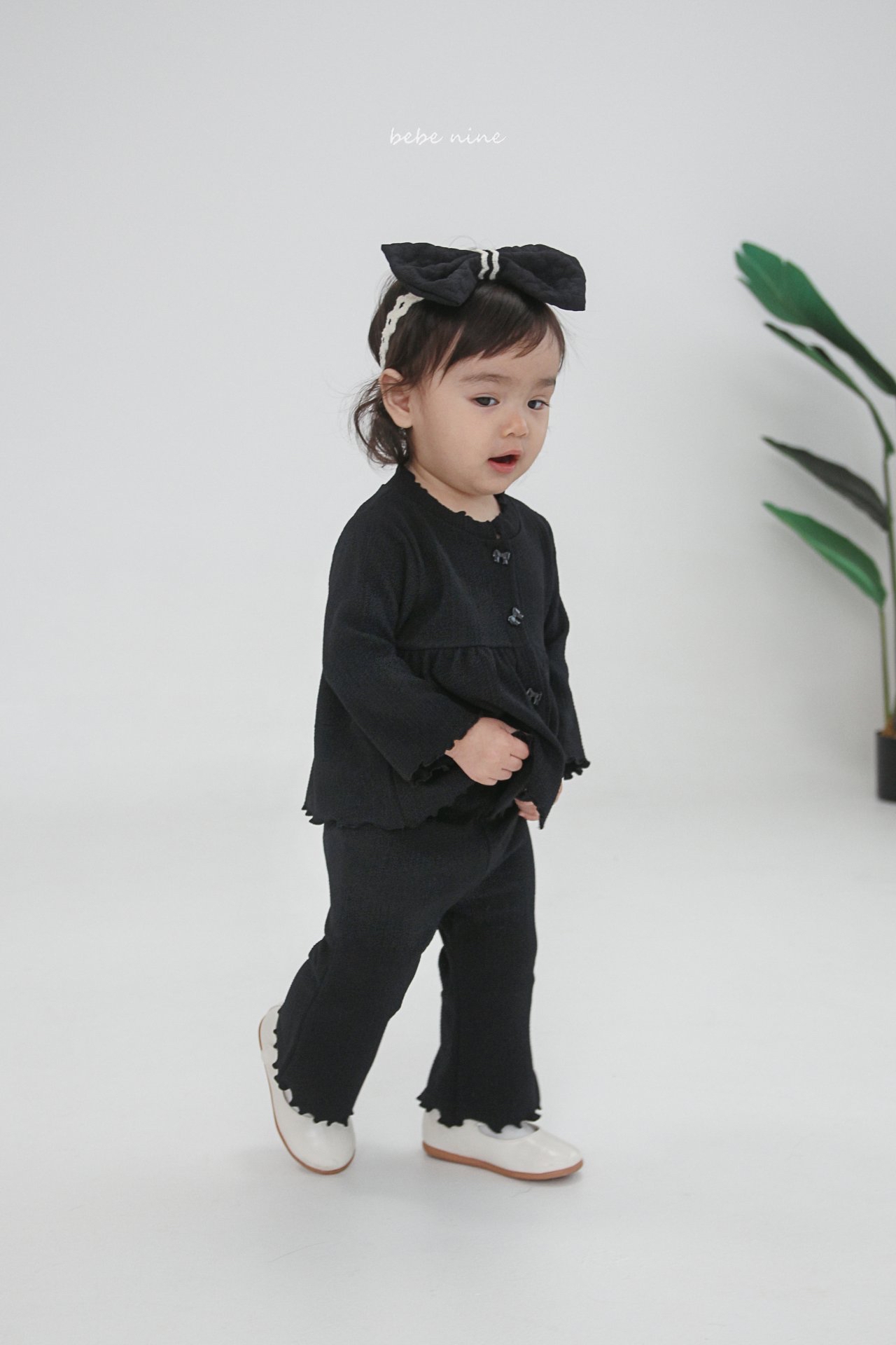 🌸預訂 韓國直送🌸🇰🇷Bebenine兩色絲帶鈕扣花邊長袖上下套裝