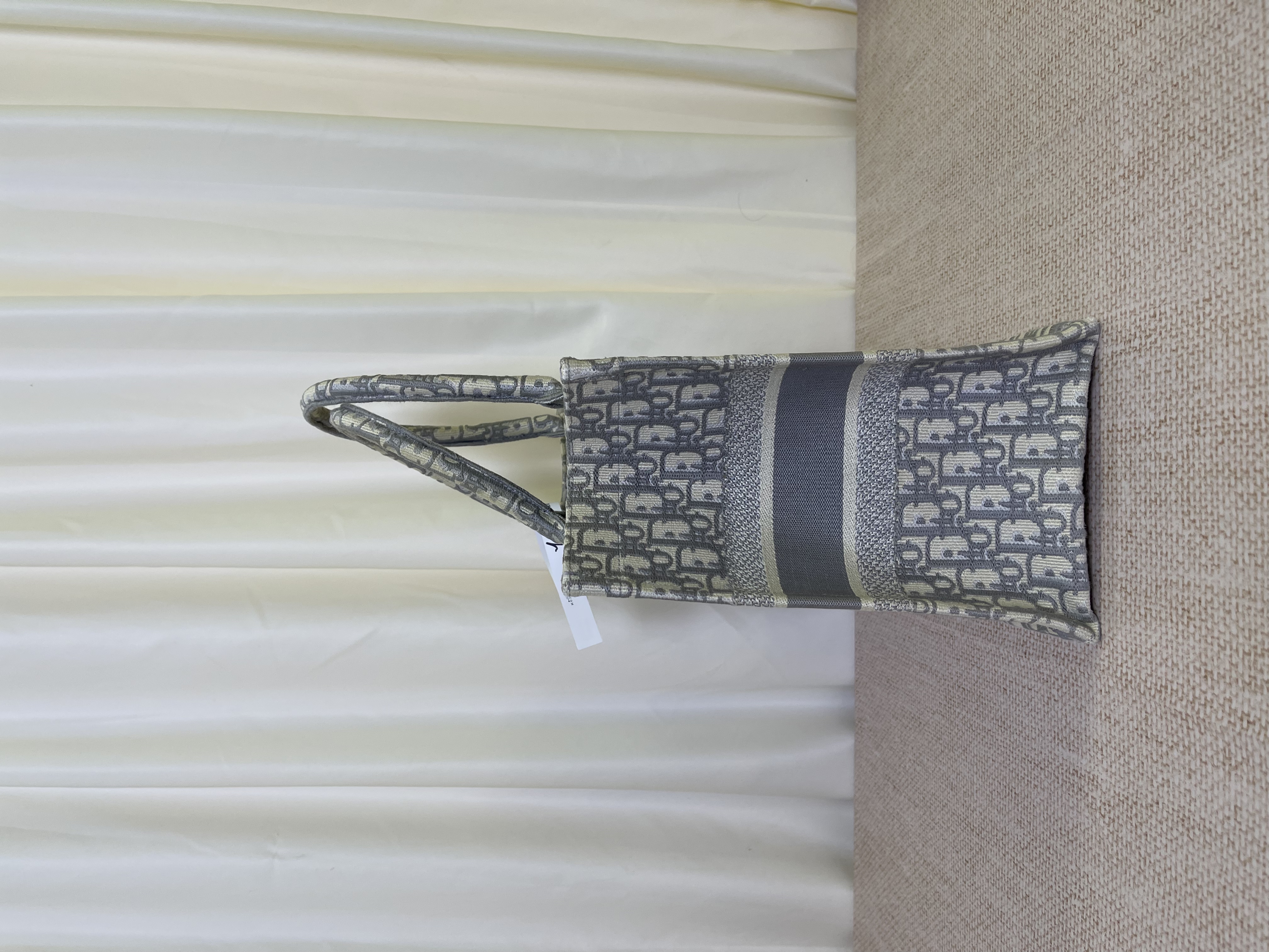 直播貨品 |  [1個-$100 2個-$300］BB18