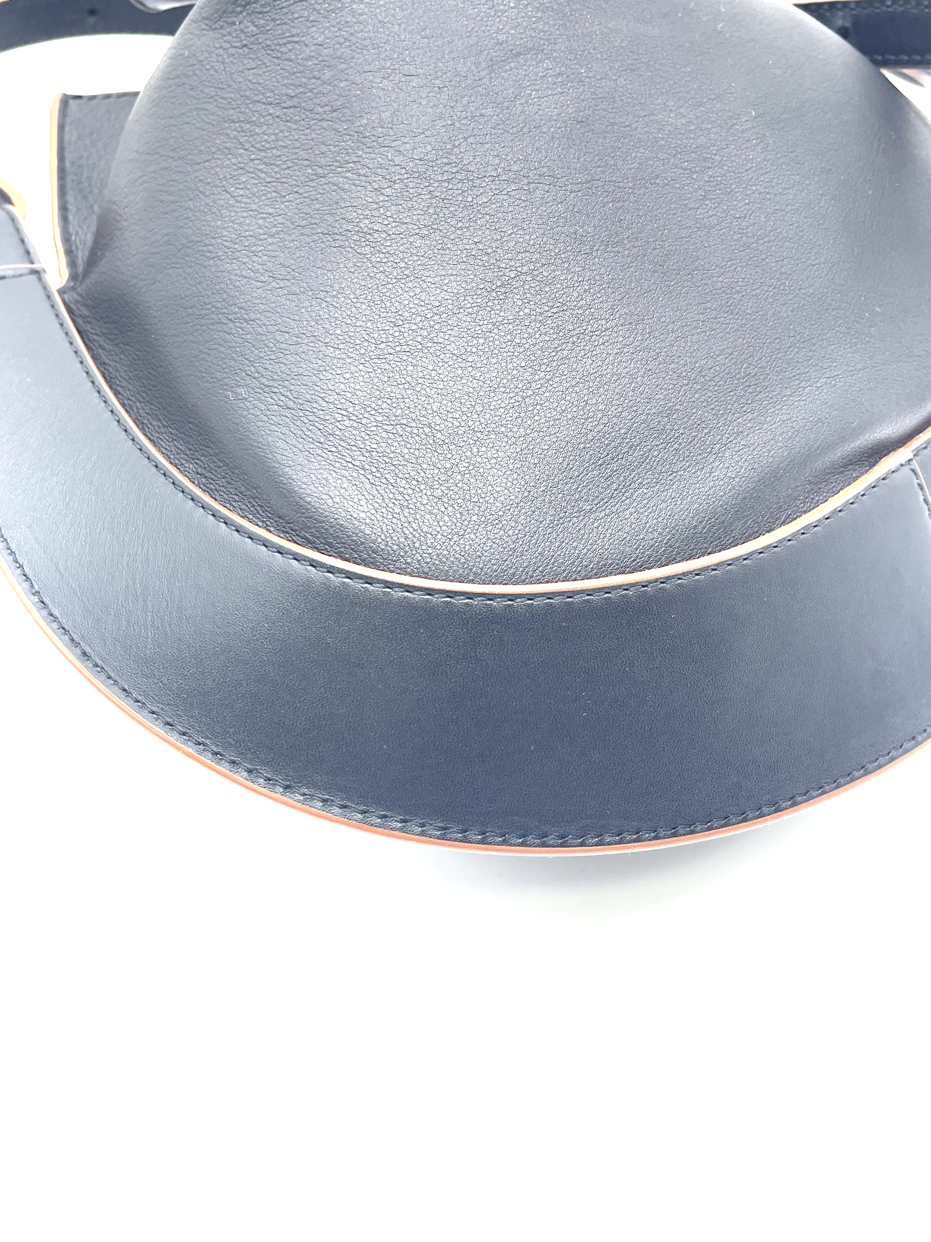 Pre-owned LOEWE Horseshoe / Product Code: 26032701