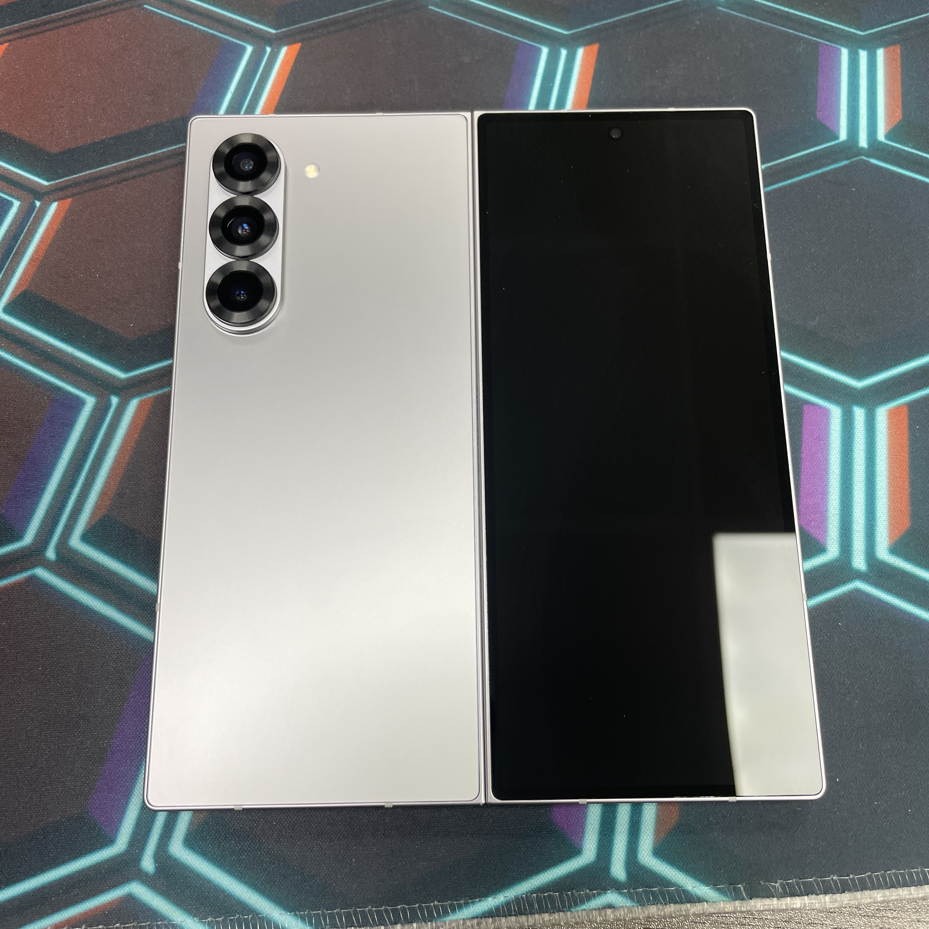 *7327 Galaxy Z Fold 6 勁靚機 12+256GB 銀色 sliver