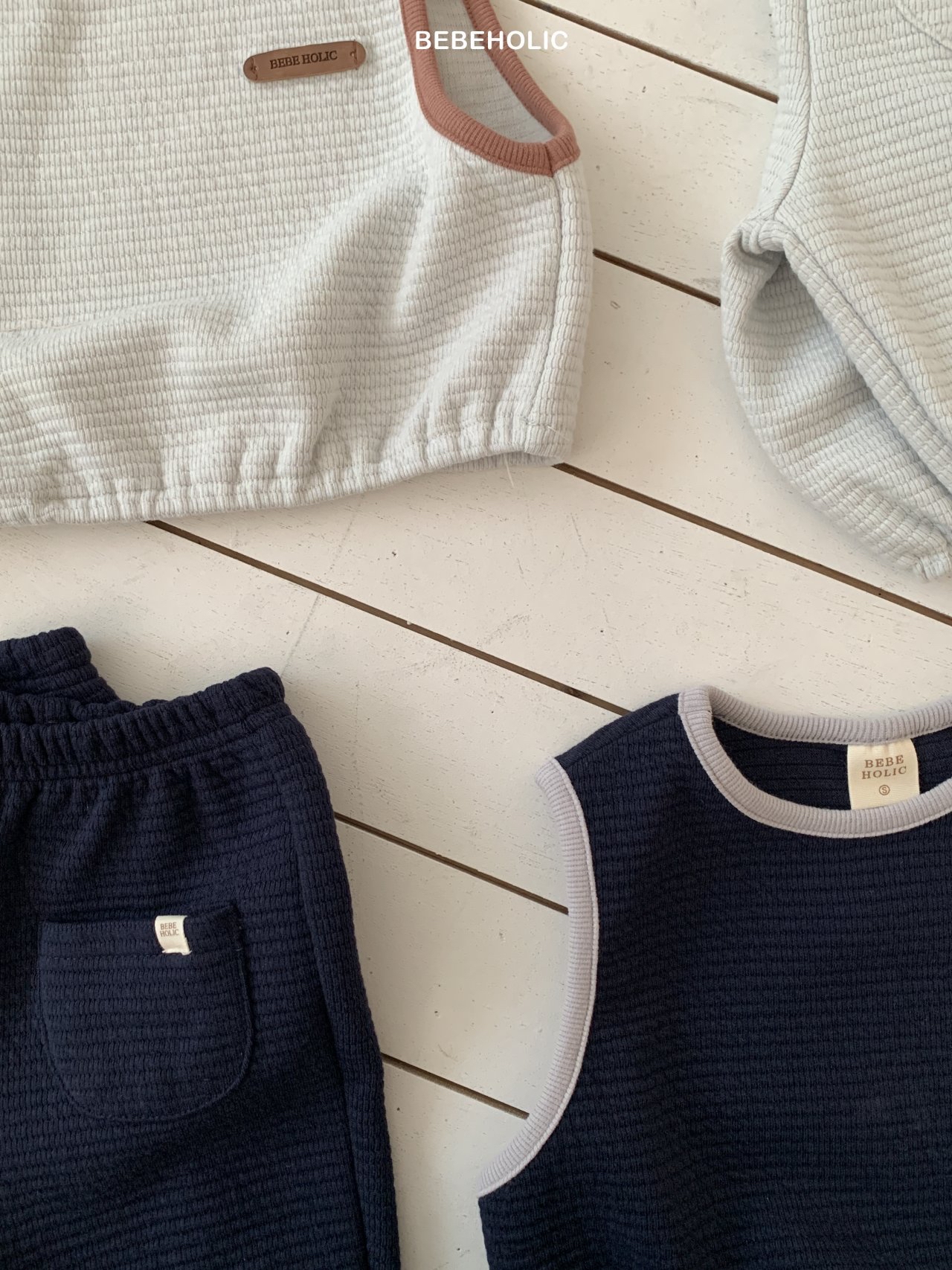 🌸預訂 韓國直送🌸🇰🇷BEBEHOLIC兩色皮革章撞色背心上下套裝