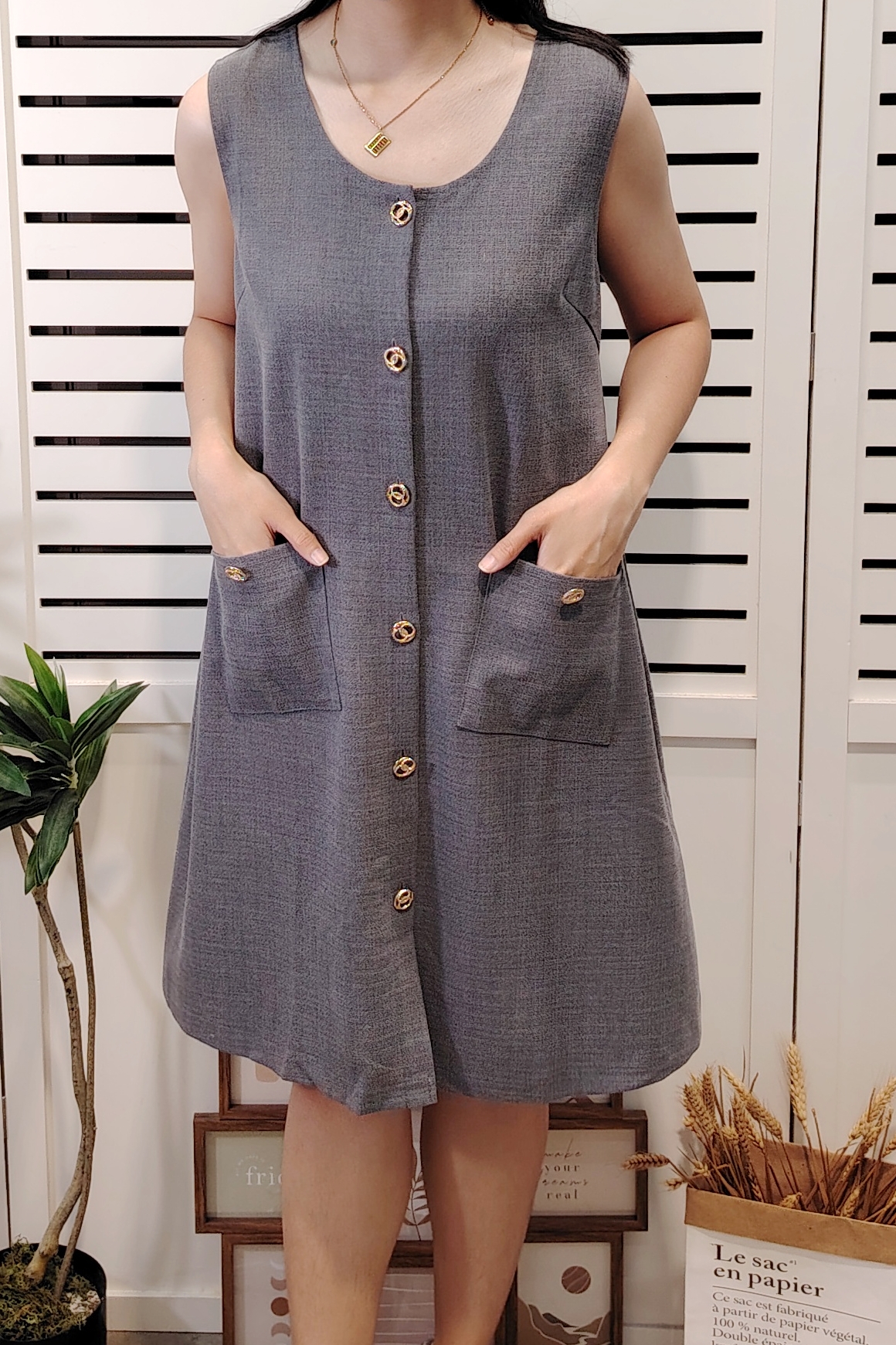 Z01377 Lady Style Sleeve Less Dress