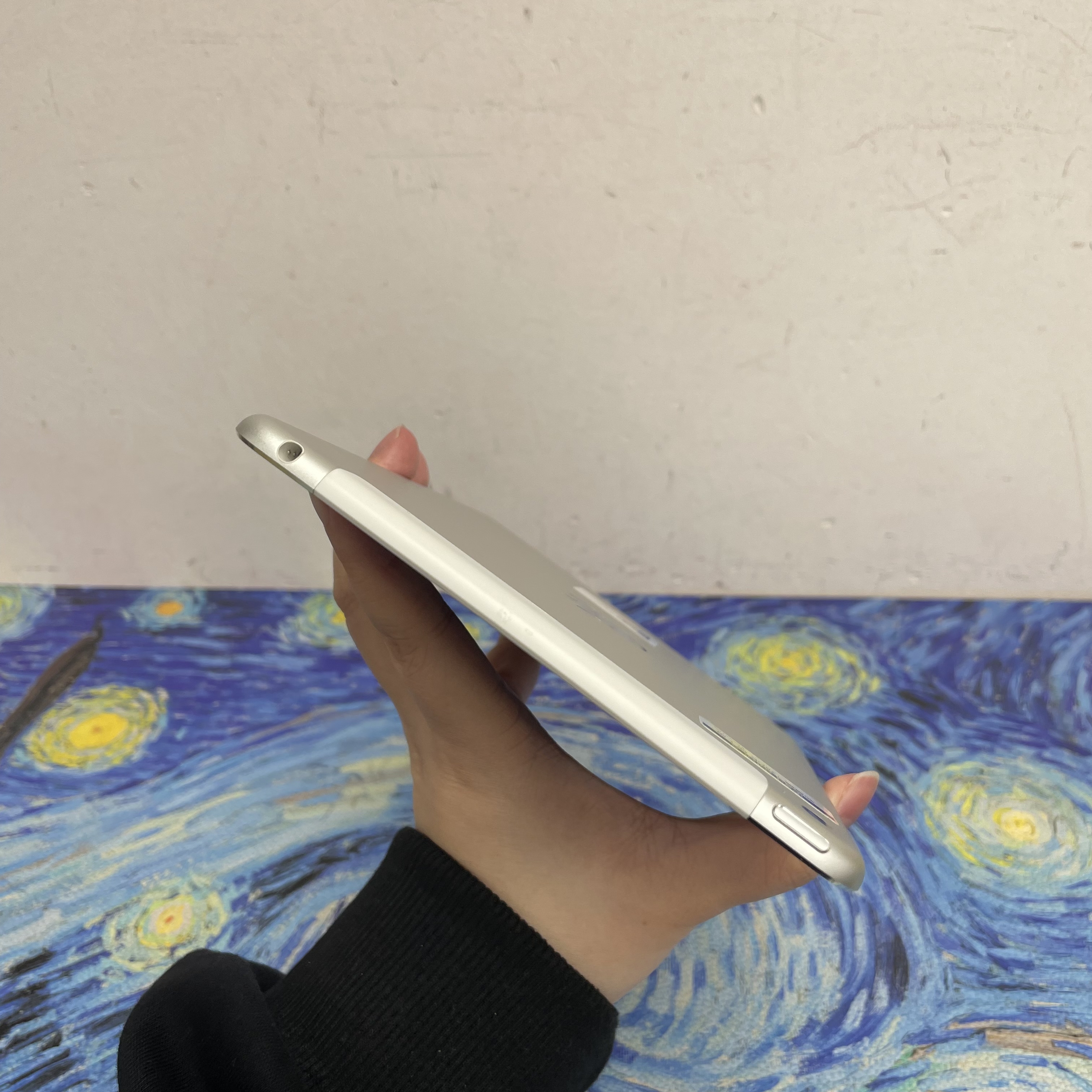 *4488100 iPad mini 4 勁靚機 128GB 插卡版 銀色 sliver