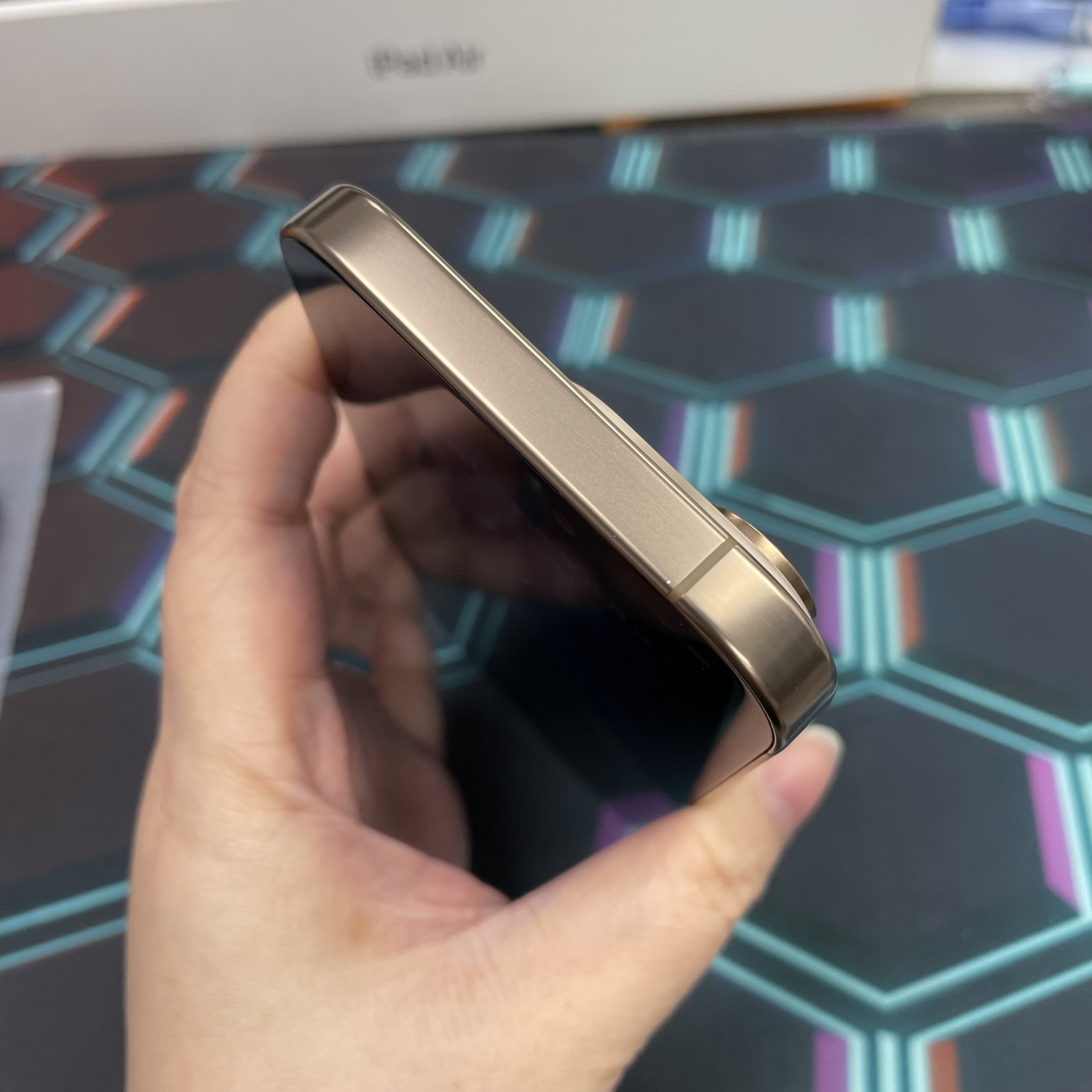 *8079 16 pro 完美機 256GB 電79 沙色 gold