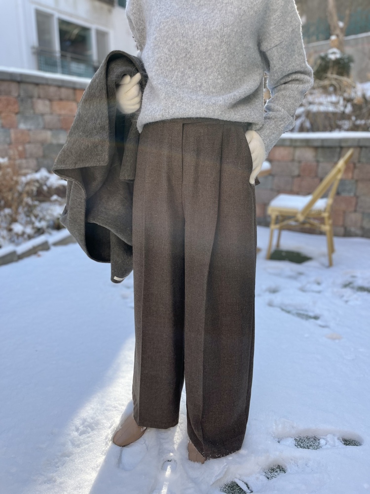 Warm-Tone Buckle Drape Slacks (Brown)