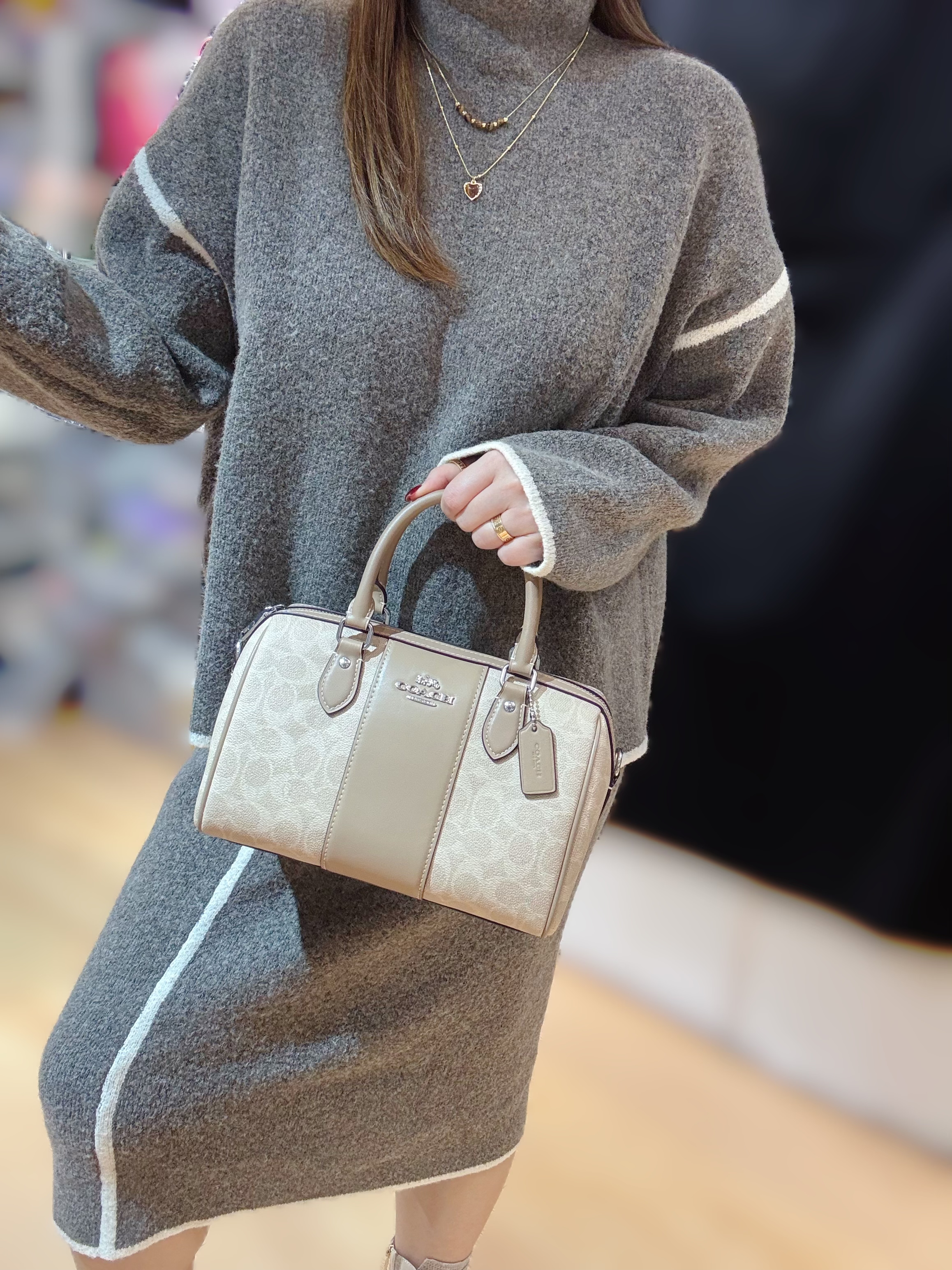 Coach Rowan crossbody milk tea/m