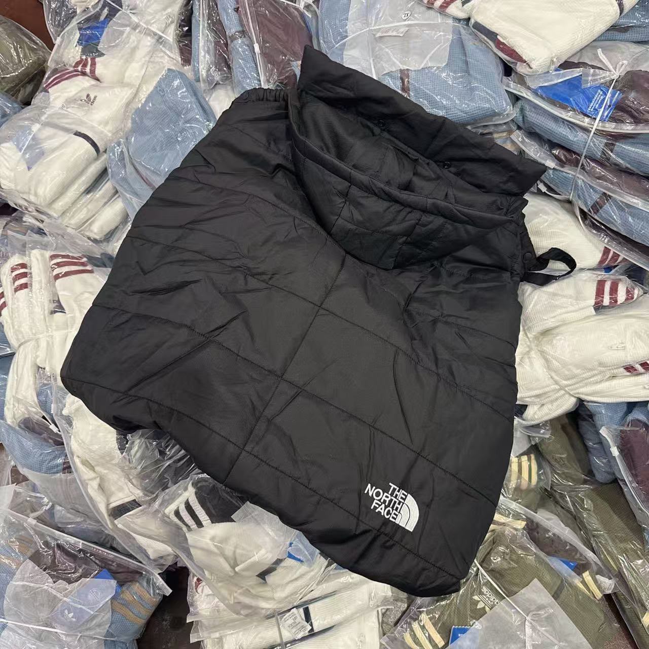 預訂款～快閃優惠‼️ Tnf 多功能被仔 /毯