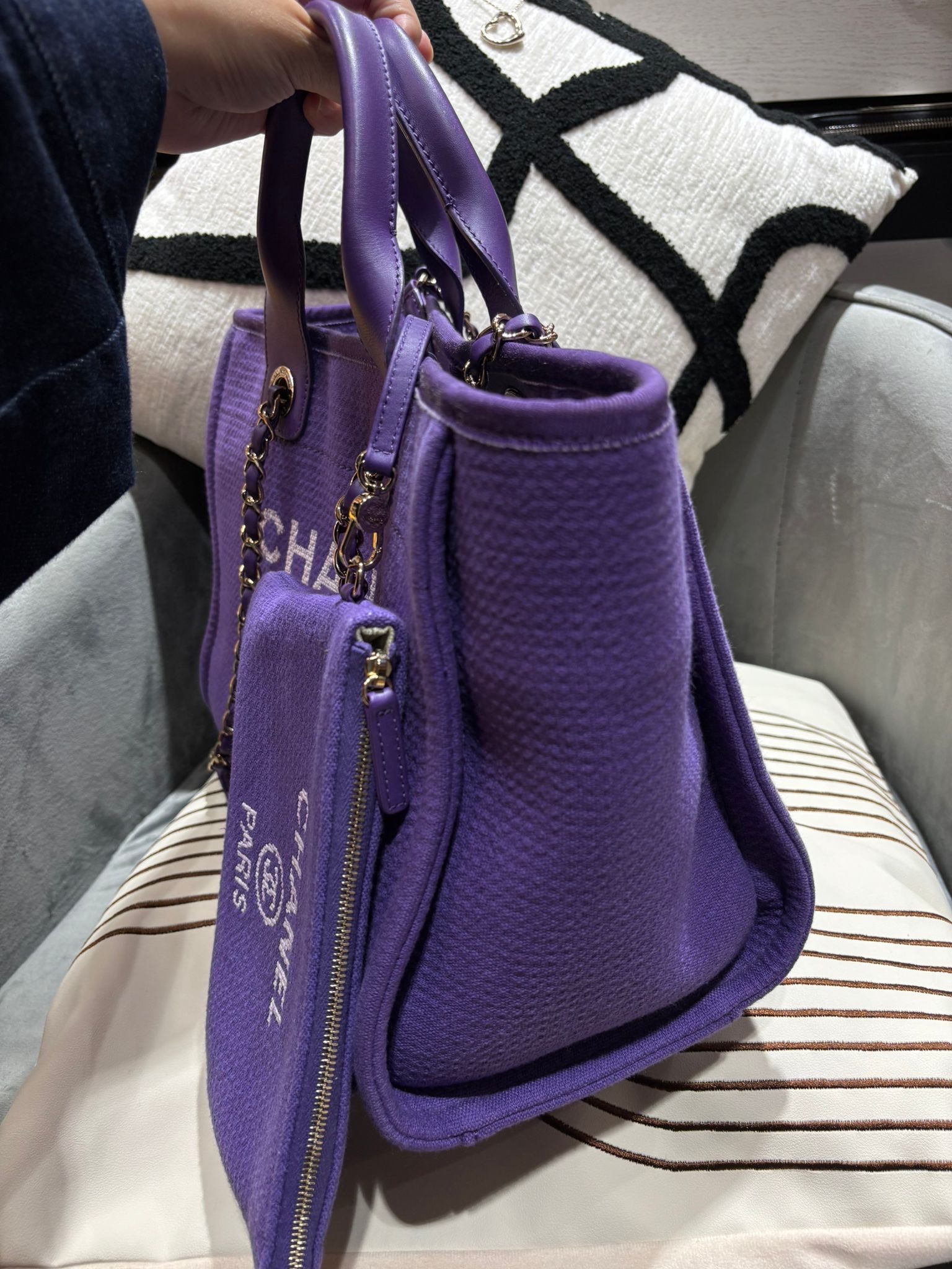 Chanel Deauville Tote Bag Small 100%Authentic, 95%New ✅晶片✅Pouch✅Dust bag