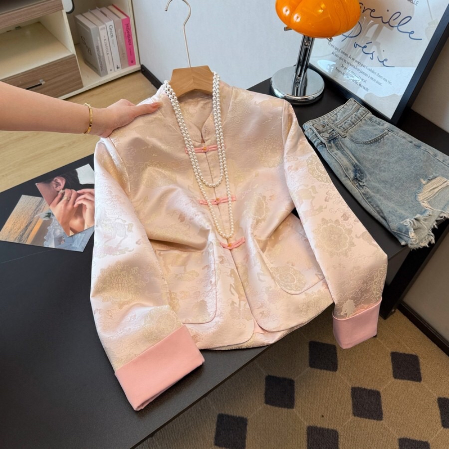 B06(9928) 新中式国风高端马提花卷边长袖付垫肩粉外套上衣