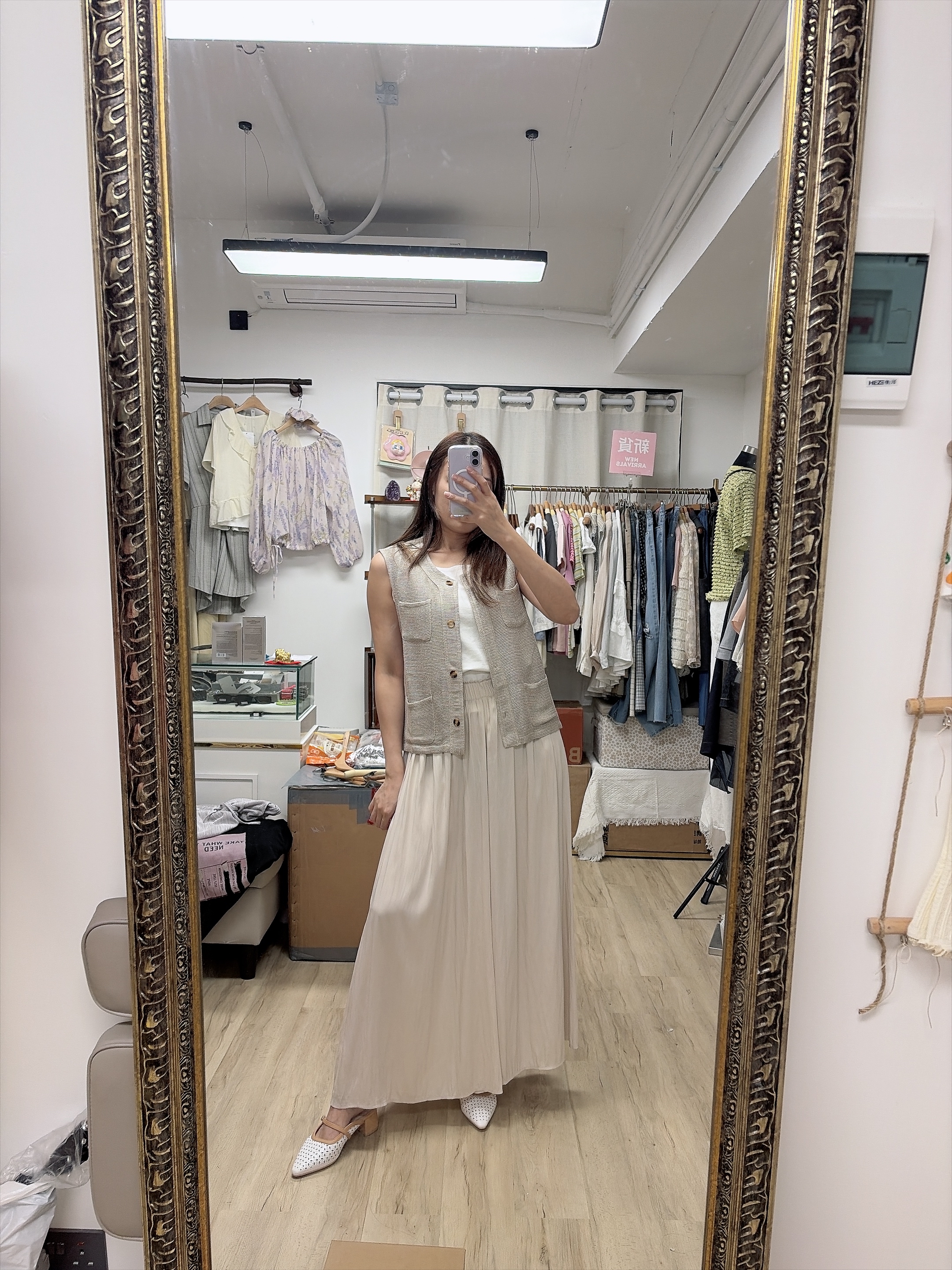杏色背心外套