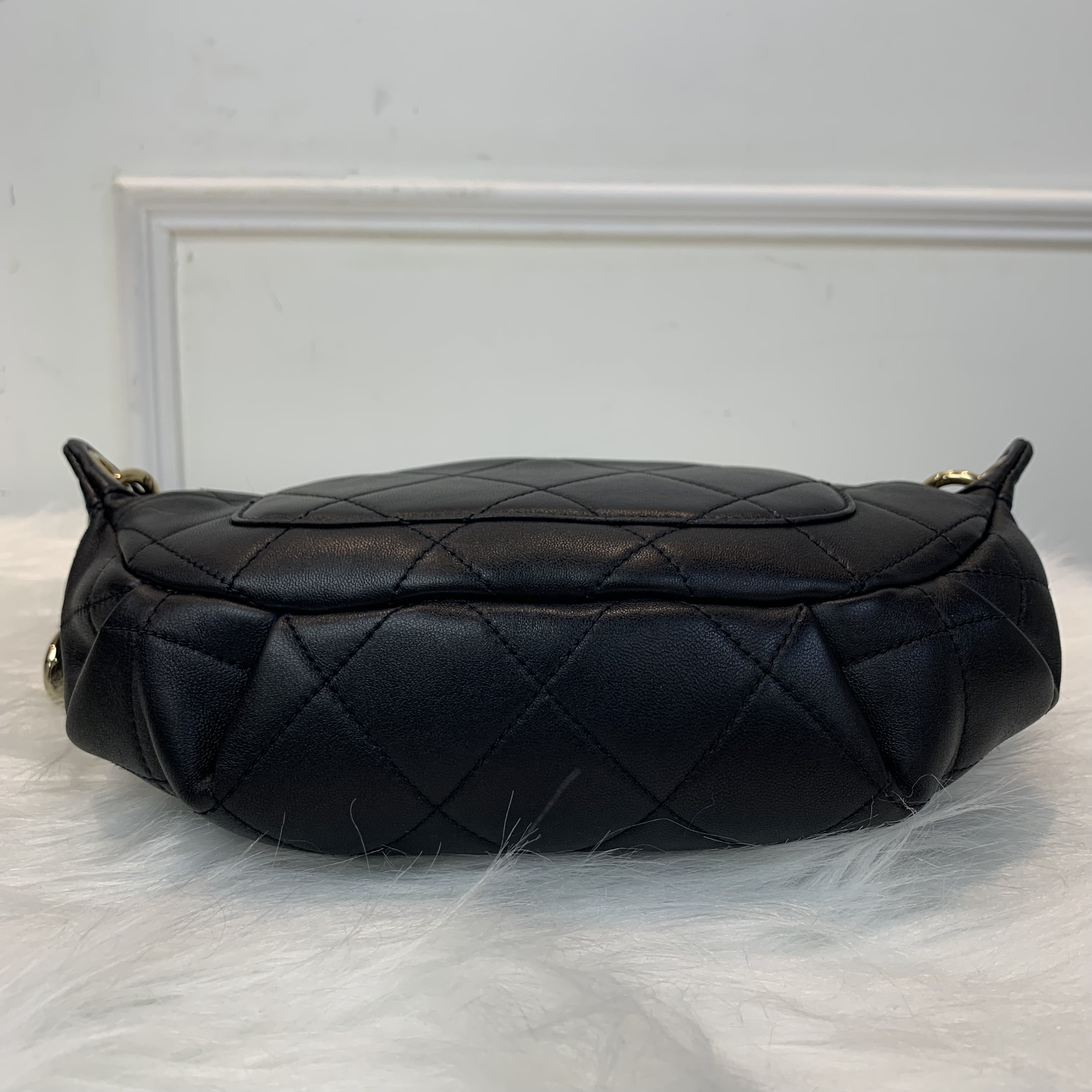 Chanel罕有黑色小羊皮腰包