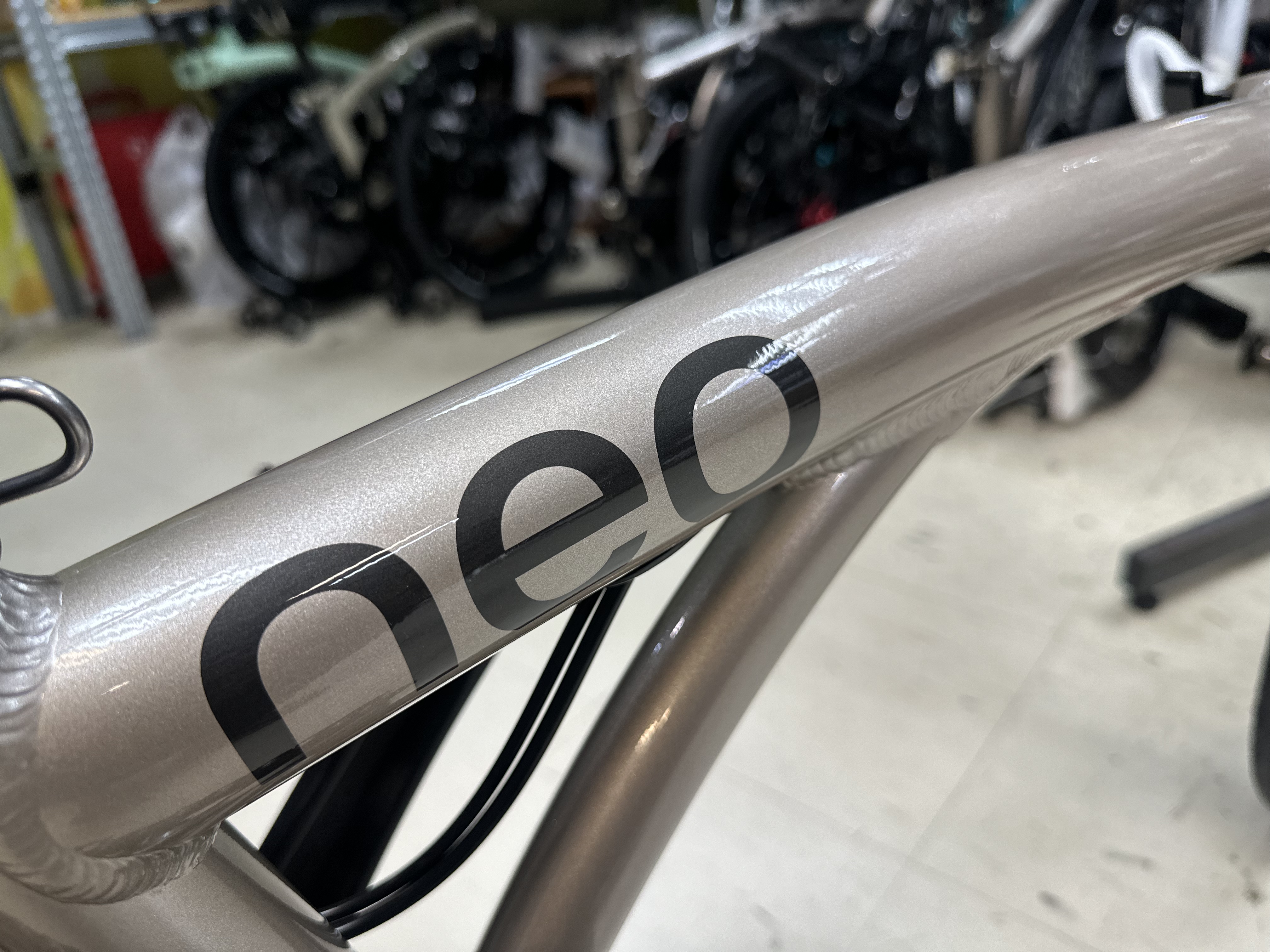 Java Neo 349 16” 碳纖維前叉 拉線轉波 9speed 