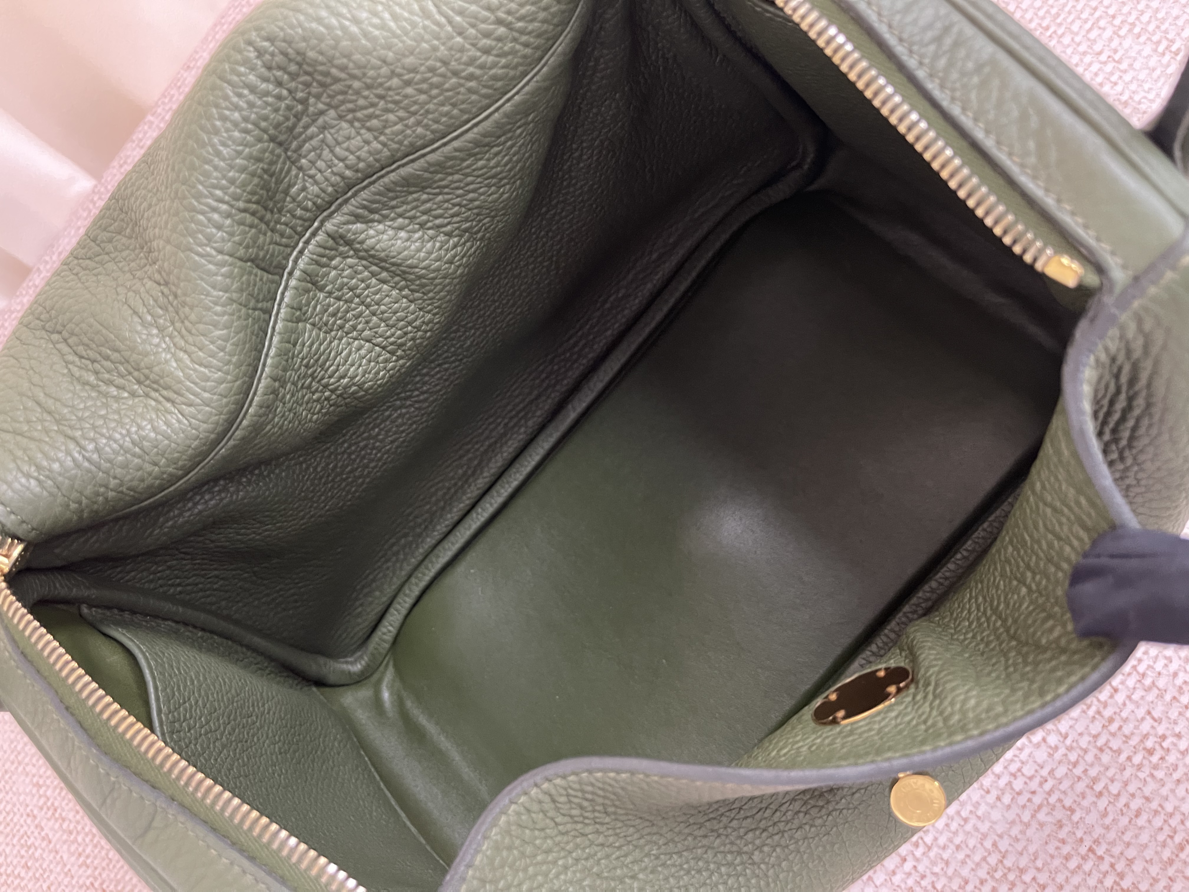 Pre-owned Hermes Lindy / Stamp square O/ Product Code: 26022405