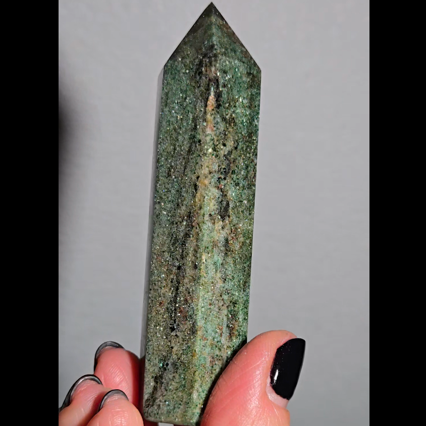 Sparkly gold and green mica in fuchsite tower - MCA73