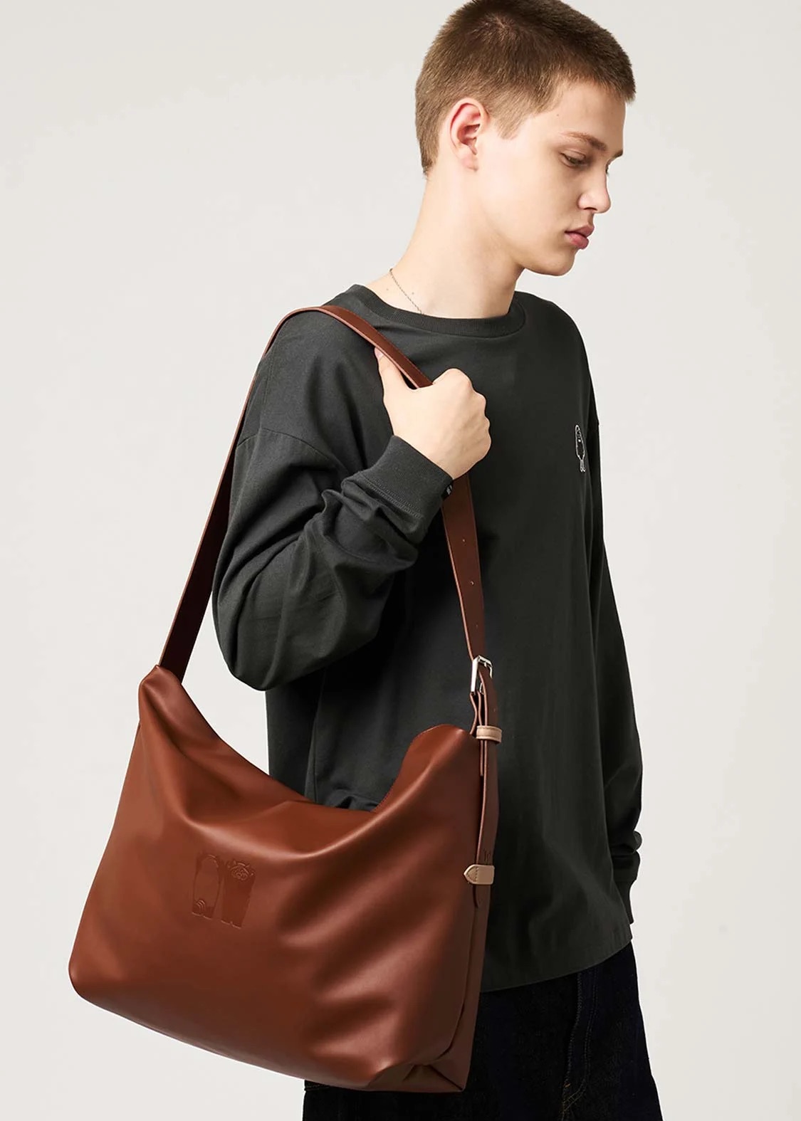 📦訂購 日本限定 graniph IKAKU Red Panda 小熊貓 PU皮側背包