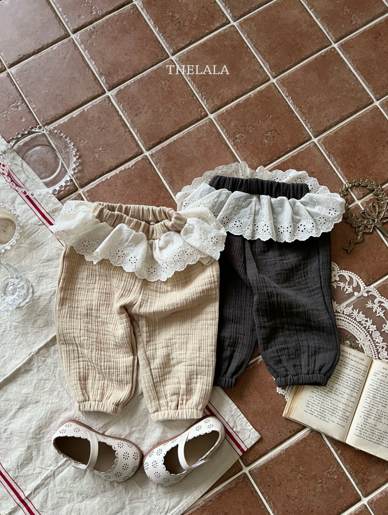 🌸預訂 韓國直送🌸🇰🇷THELALA兩色蕾絲荷葉邊棉紗束腳褲
