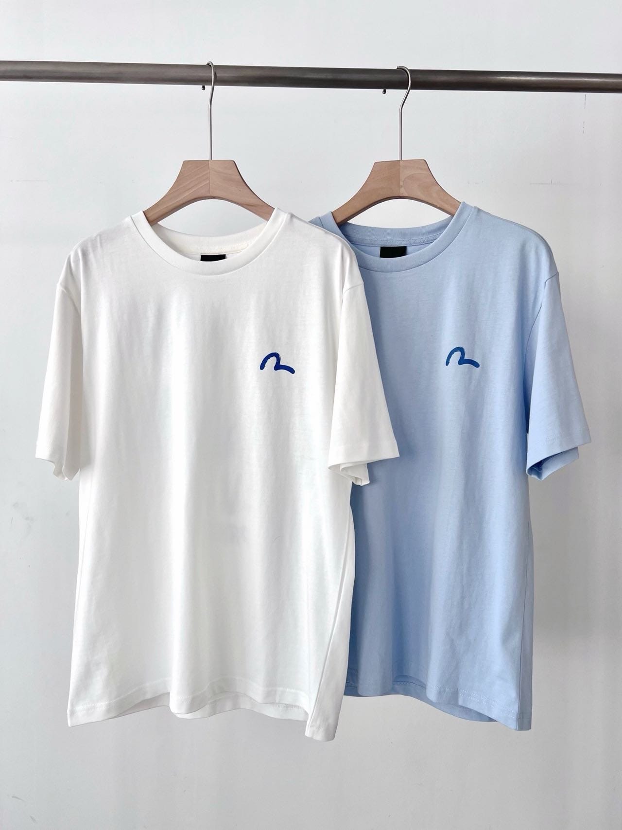 $140件。2件起$ 130件。Ev 後海浪花