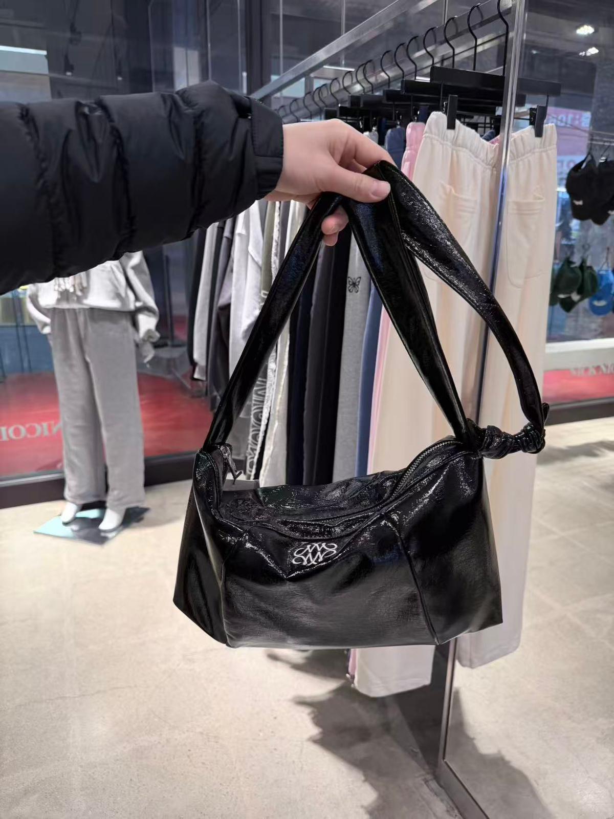 🇰🇷Nick & Nicole 斜孭單肩袋