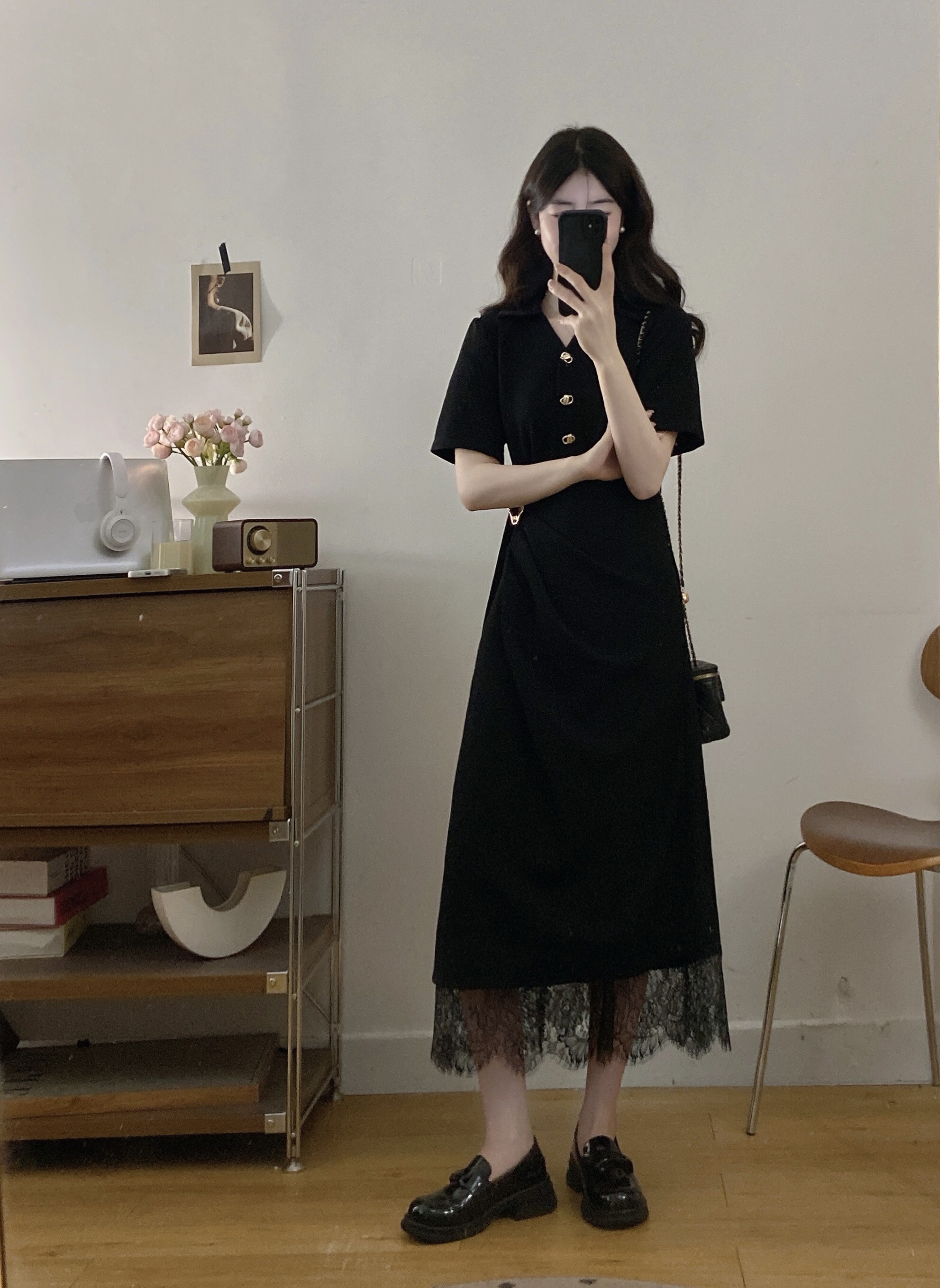 B129(3099长) 长款法式前半不规则金钮腰边大金扣下摆拼蕾丝黑连身裙