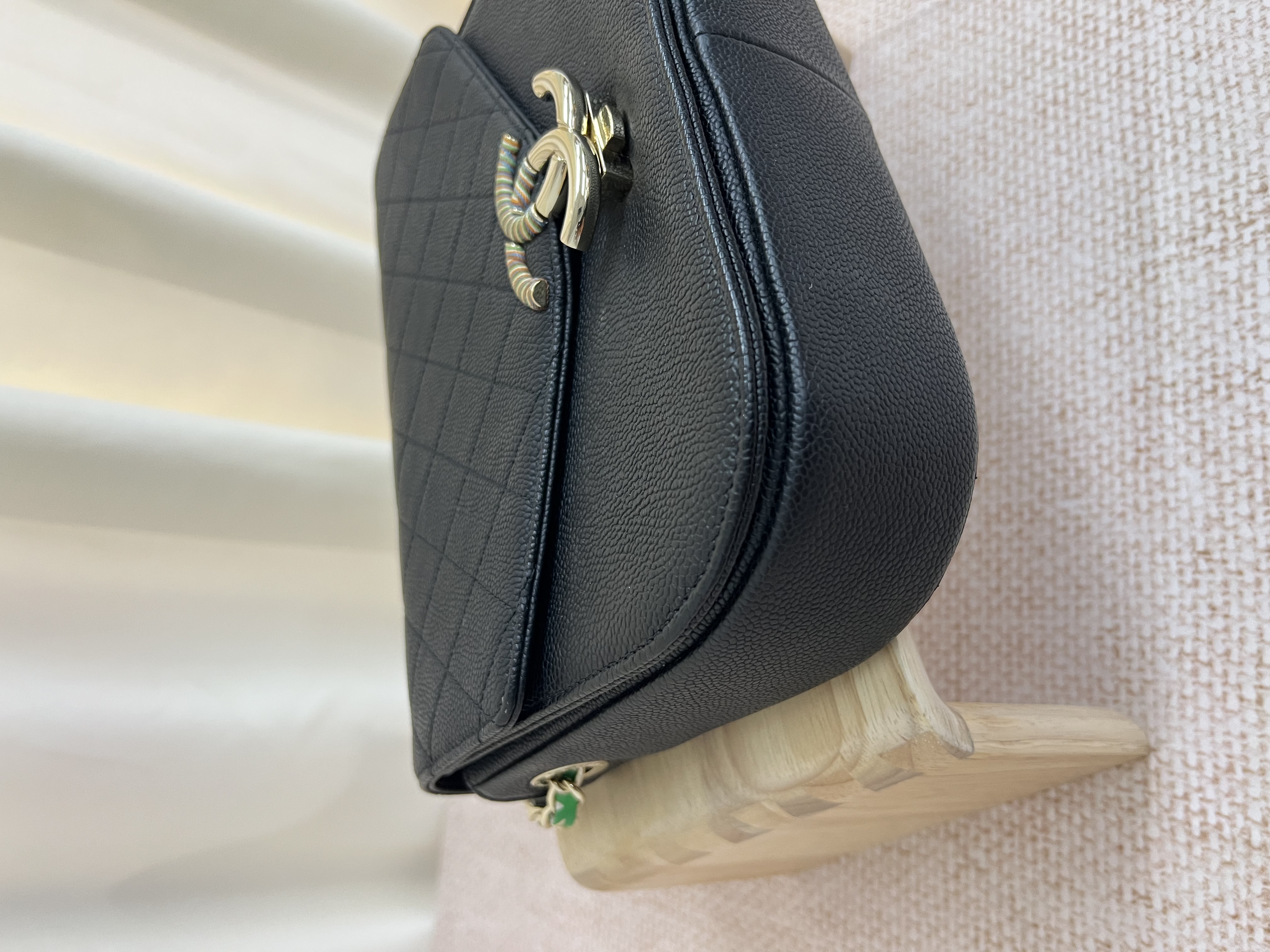 Pre-owned Chanel Thread Around Flap Bag/ Product Code: 26030203