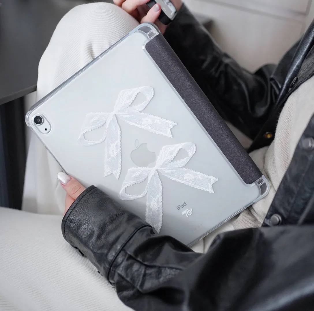 【Black x White Lace Ribbon】透明磨砂書本式 iPad Case