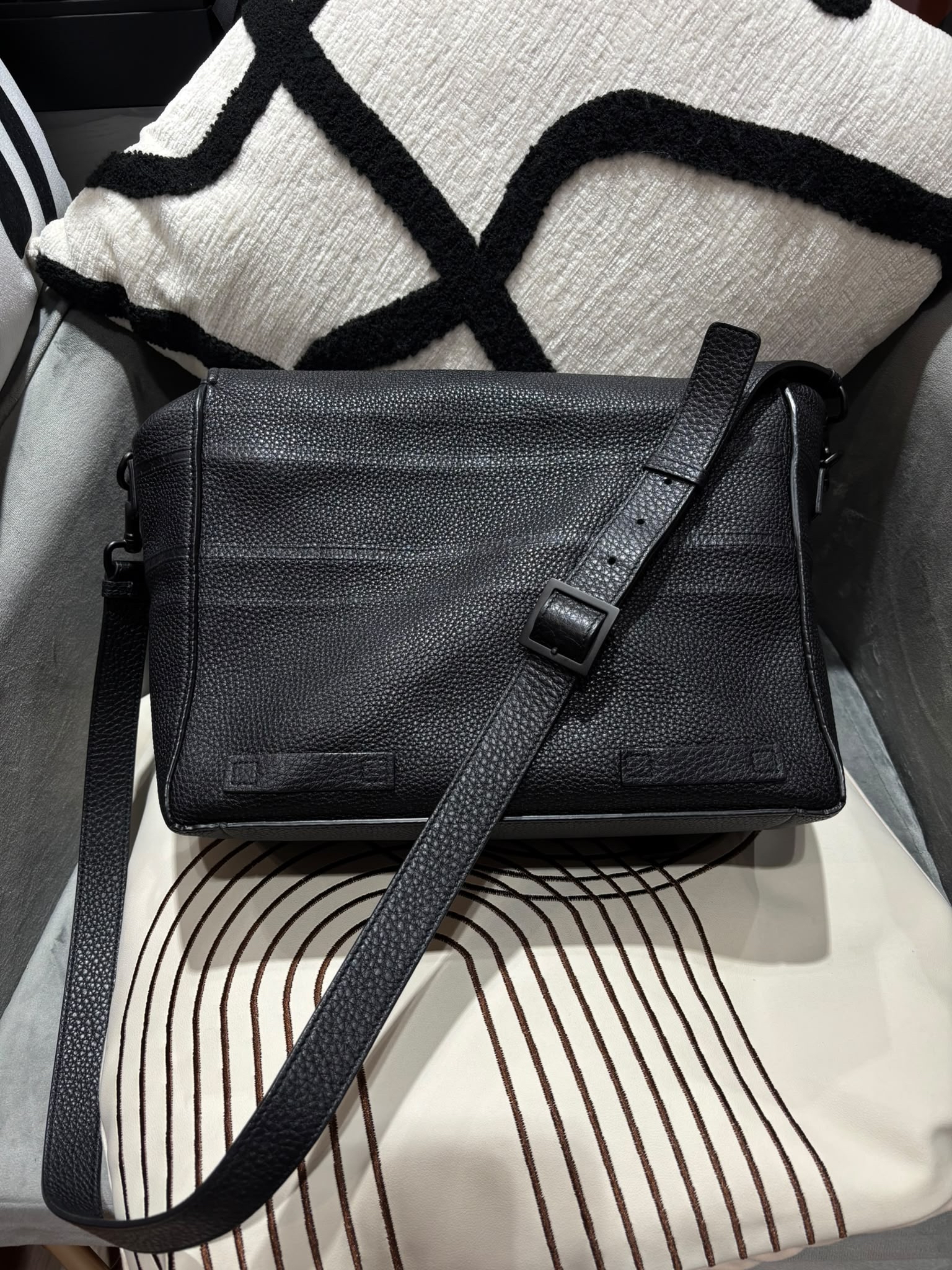 Dior Diorcamp Messenger Bag Uber Black Calfskin 100%Authentic, 