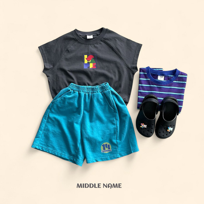 🇰🇷middle name tee 