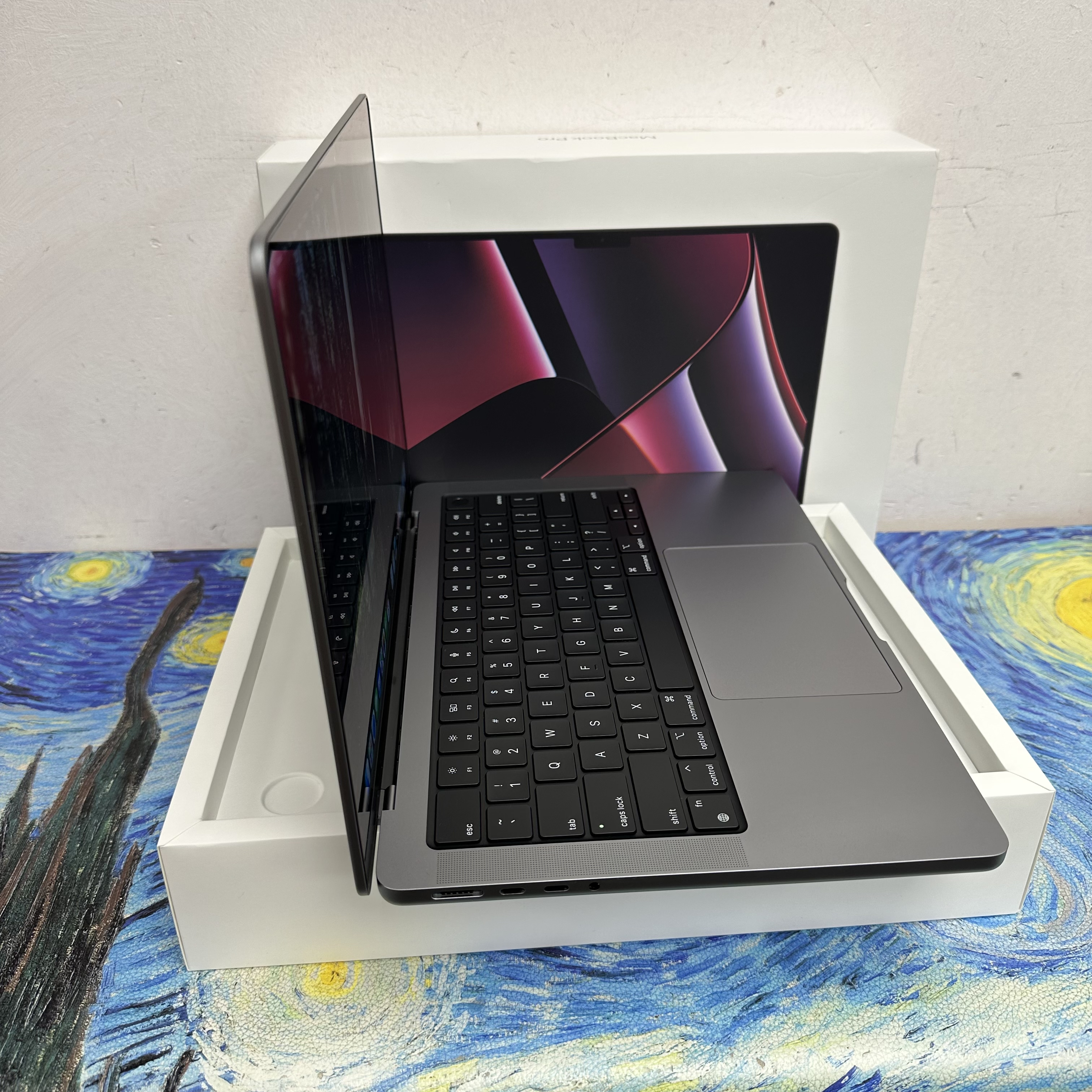 #5685 （14寸MacBookM2 Pro🔥 )APPLE  MacBook M2 Pro 2022/M2 Pro CPU/16GB Ram/512GB SSD/16核心GPU/Liquid Retina XDR Mon/14寸/黑色/ Gaming Laptop/ Notebook / 